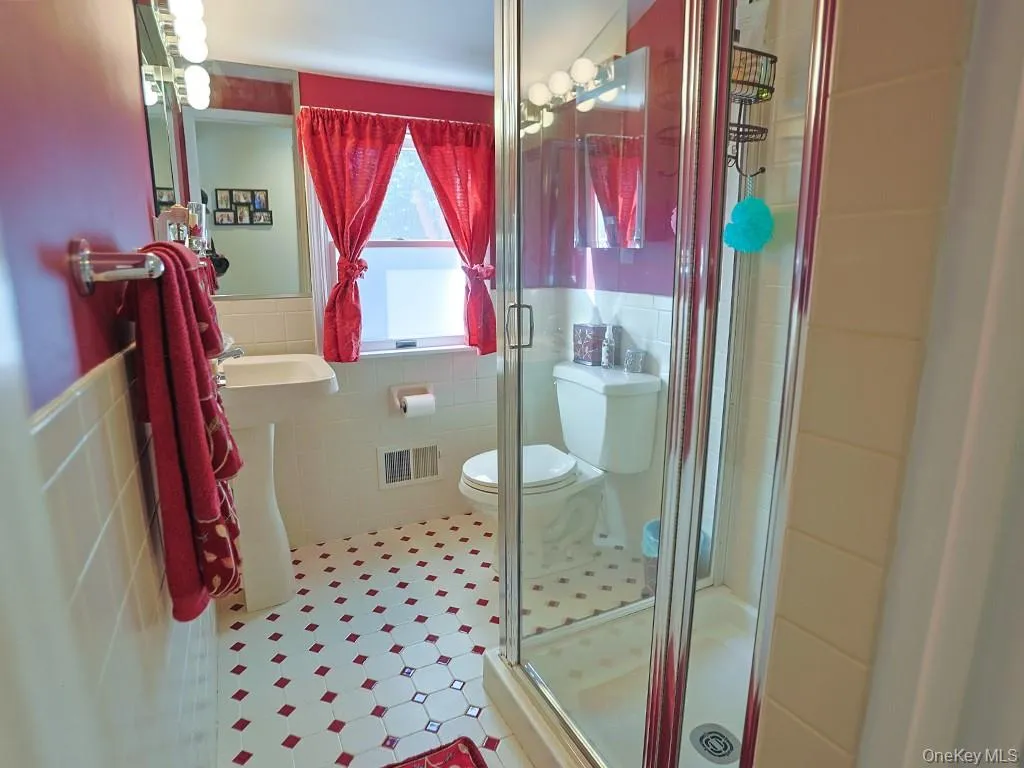 68 Van Buren Street, Orangetown, NY, 4 Bedrooms Bedrooms, 10 Rooms Rooms,3 BathroomsBathrooms,Residential,For Rent,Van Buren,0,1021200 68 Van Buren Street, Orangetown, NY, 4 Bedrooms Bedrooms, 10 Rooms Rooms,3 BathroomsBathrooms,Residential,For Rent,Van Buren,0,1021200