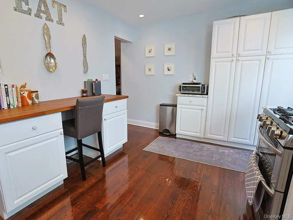 68 Van Buren Street, Orangetown, NY, 4 Bedrooms Bedrooms, 10 Rooms Rooms,3 BathroomsBathrooms,Residential,For Rent,Van Buren,0,1021200 68 Van Buren Street, Orangetown, NY, 4 Bedrooms Bedrooms, 10 Rooms Rooms,3 BathroomsBathrooms,Residential,For Rent,Van Buren,0,1021200