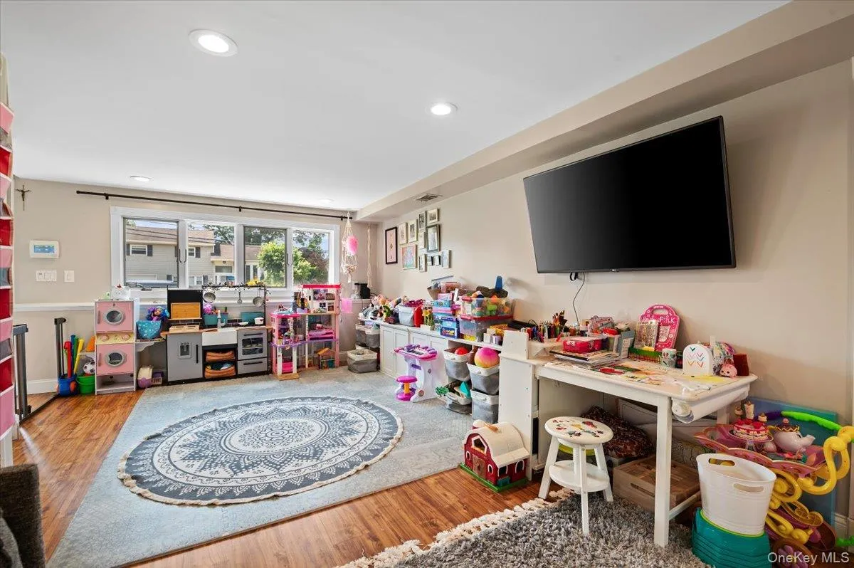 215 Boston Avenue, Oyster Bay, NY, 4 Bedrooms Bedrooms, 9 Rooms Rooms,2 BathroomsBathrooms,Residential,For Rent,Boston,0,1021211 215 Boston Avenue, Oyster Bay, NY, 4 Bedrooms Bedrooms, 9 Rooms Rooms,2 BathroomsBathrooms,Residential,For Rent,Boston,0,1021211