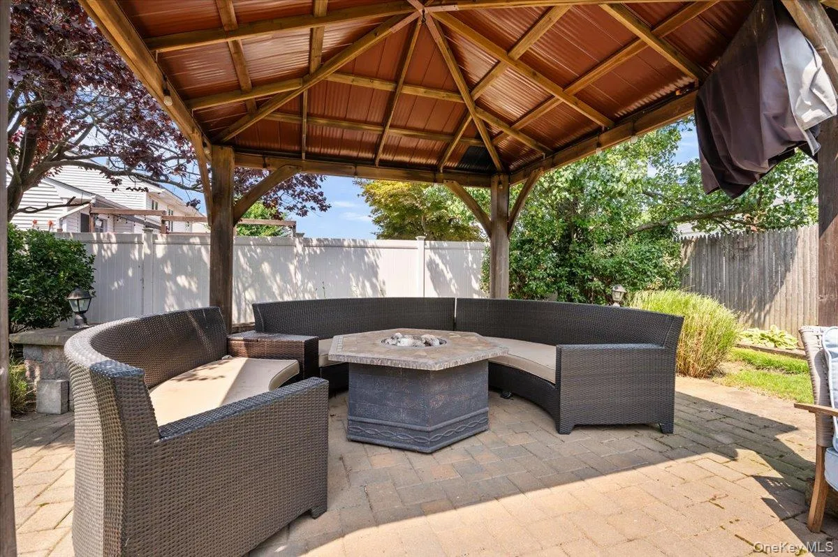 215 Boston Avenue, Oyster Bay, NY, 4 Bedrooms Bedrooms, 9 Rooms Rooms,2 BathroomsBathrooms,Residential,For Rent,Boston,0,1021211 215 Boston Avenue, Oyster Bay, NY, 4 Bedrooms Bedrooms, 9 Rooms Rooms,2 BathroomsBathrooms,Residential,For Rent,Boston,0,1021211