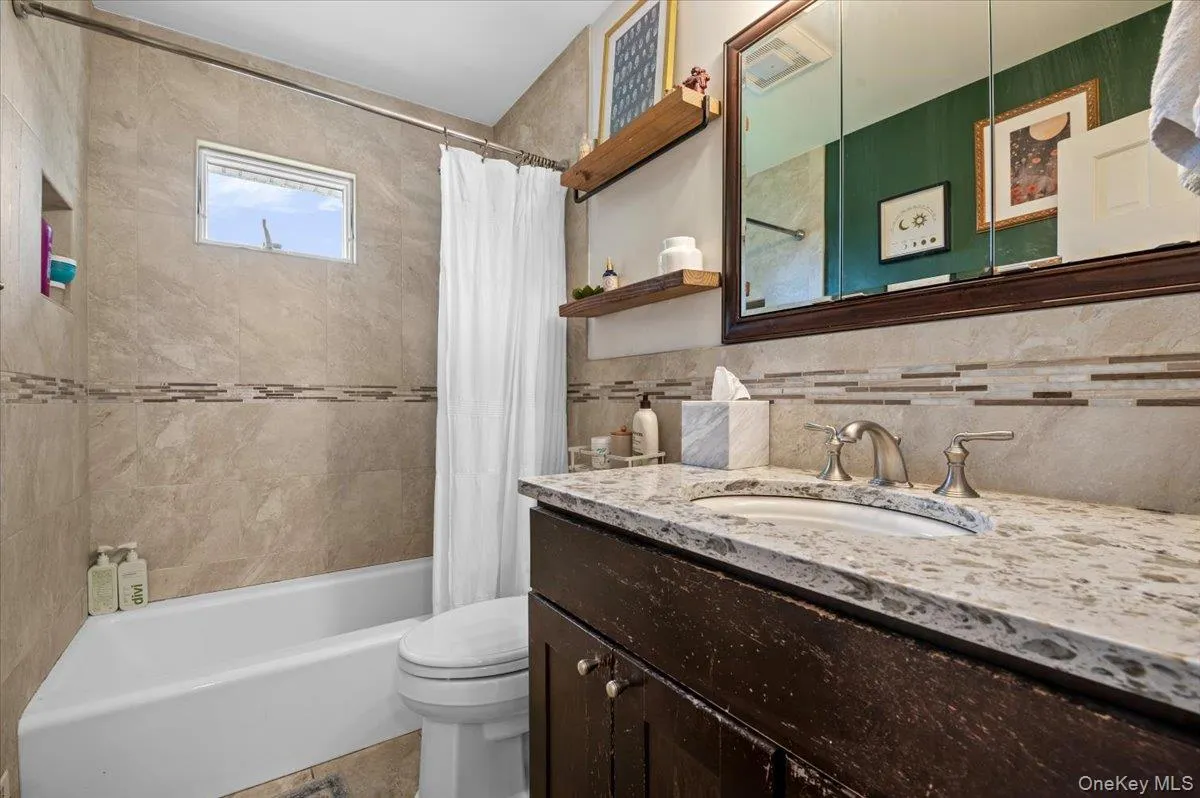215 Boston Avenue, Oyster Bay, NY, 4 Bedrooms Bedrooms, 9 Rooms Rooms,2 BathroomsBathrooms,Residential,For Rent,Boston,0,1021211 215 Boston Avenue, Oyster Bay, NY, 4 Bedrooms Bedrooms, 9 Rooms Rooms,2 BathroomsBathrooms,Residential,For Rent,Boston,0,1021211