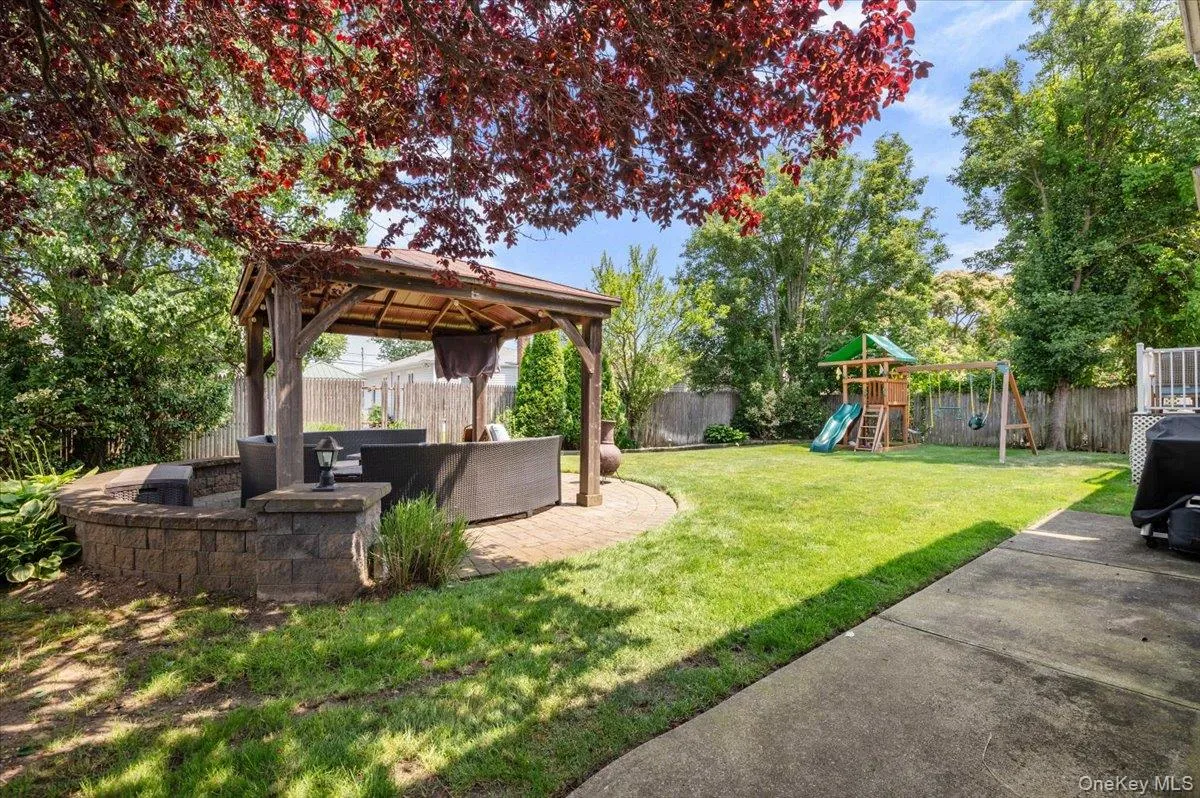 215 Boston Avenue, Oyster Bay, NY, 4 Bedrooms Bedrooms, 9 Rooms Rooms,2 BathroomsBathrooms,Residential,For Rent,Boston,0,1021211 215 Boston Avenue, Oyster Bay, NY, 4 Bedrooms Bedrooms, 9 Rooms Rooms,2 BathroomsBathrooms,Residential,For Rent,Boston,0,1021211