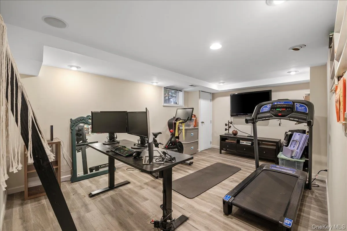 215 Boston Avenue, Oyster Bay, NY, 4 Bedrooms Bedrooms, 9 Rooms Rooms,2 BathroomsBathrooms,Residential,For Rent,Boston,0,1021211 215 Boston Avenue, Oyster Bay, NY, 4 Bedrooms Bedrooms, 9 Rooms Rooms,2 BathroomsBathrooms,Residential,For Rent,Boston,0,1021211