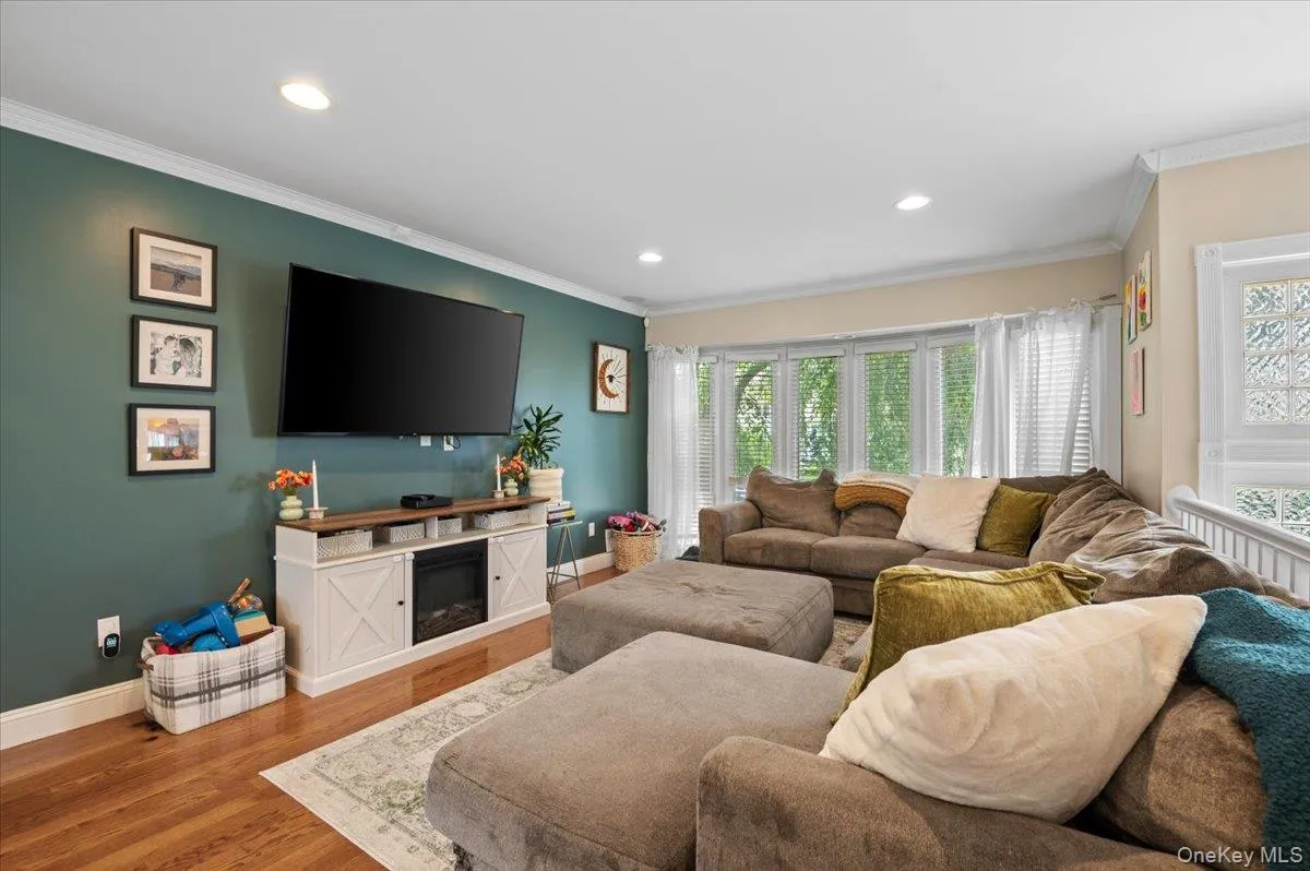 215 Boston Avenue, Oyster Bay, NY, 4 Bedrooms Bedrooms, 9 Rooms Rooms,2 BathroomsBathrooms,Residential,For Rent,Boston,0,1021211 215 Boston Avenue, Oyster Bay, NY, 4 Bedrooms Bedrooms, 9 Rooms Rooms,2 BathroomsBathrooms,Residential,For Rent,Boston,0,1021211