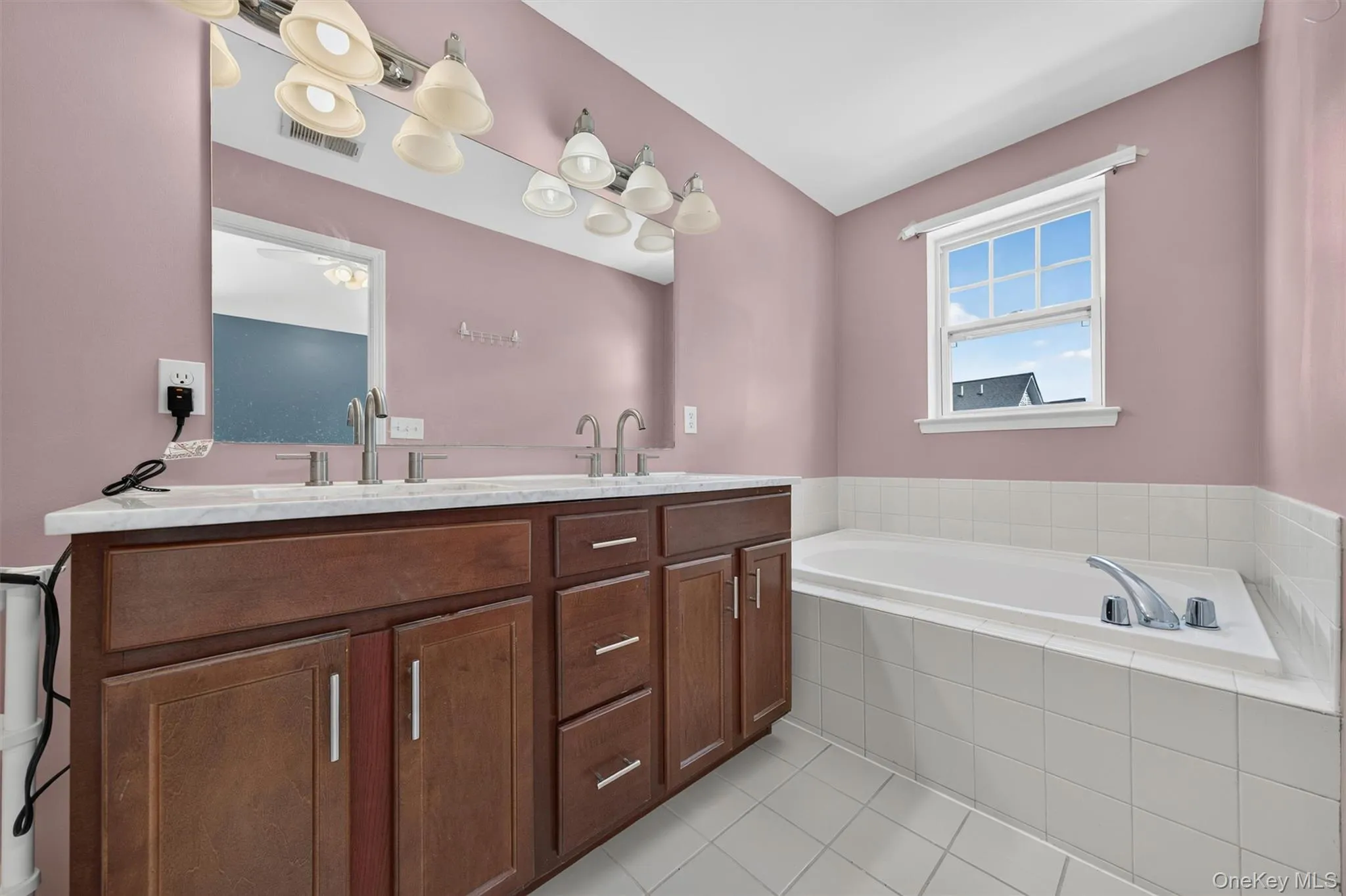 37 Meadow View Drive, Middletown, NY, 3 Bedrooms Bedrooms, 7 Rooms Rooms,2 BathroomsBathrooms,Residential,For Rent,Meadow View,0,1021212 37 Meadow View Drive, Middletown, NY, 3 Bedrooms Bedrooms, 7 Rooms Rooms,2 BathroomsBathrooms,Residential,For Rent,Meadow View,0,1021212