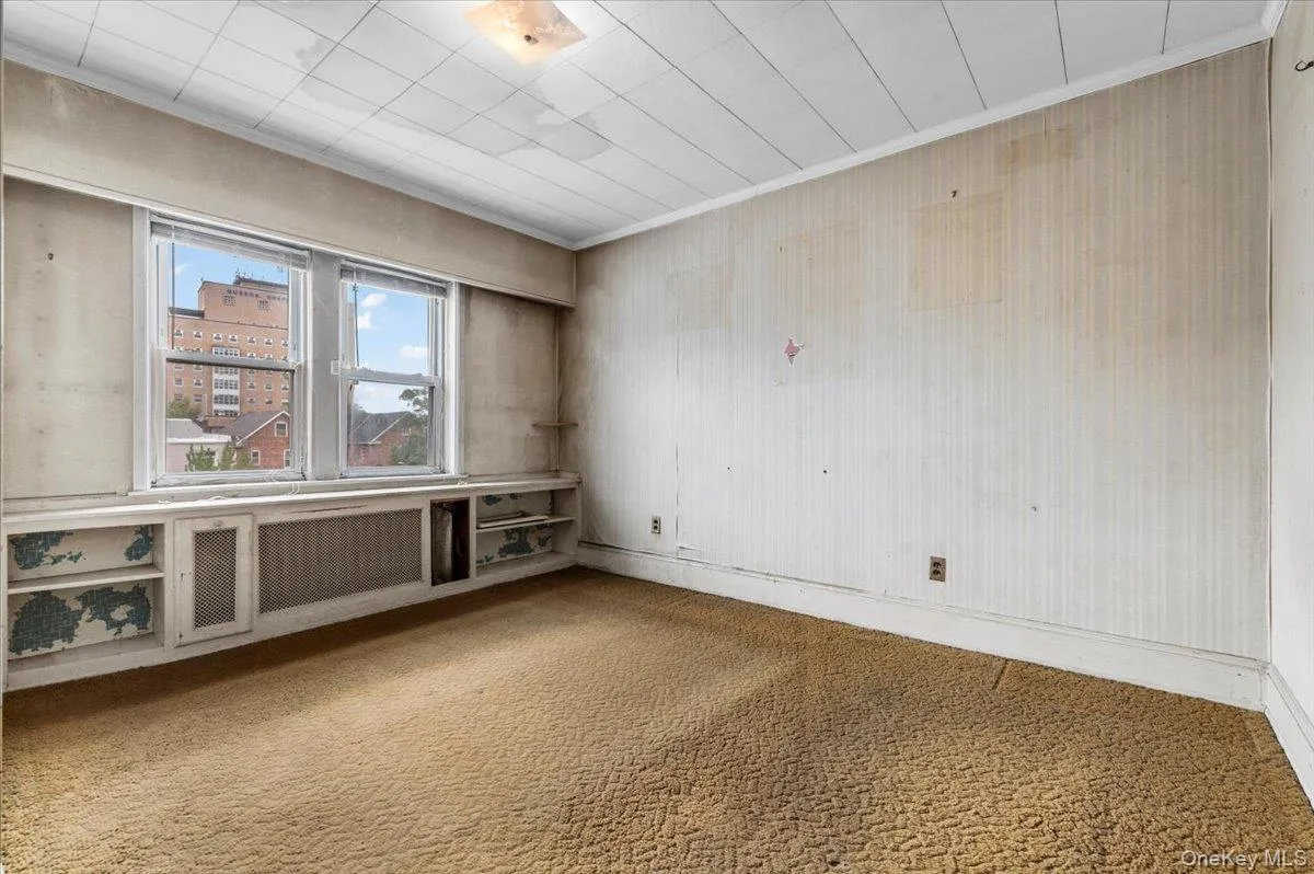 161-21 84th Avenue, New York, NY, 3 Bedrooms Bedrooms, 7 Rooms Rooms,1 BathroomBathrooms,Residential,For Rent,84th,0,1021213 161-21 84th Avenue, New York, NY, 3 Bedrooms Bedrooms, 7 Rooms Rooms,1 BathroomBathrooms,Residential,For Rent,84th,0,1021213