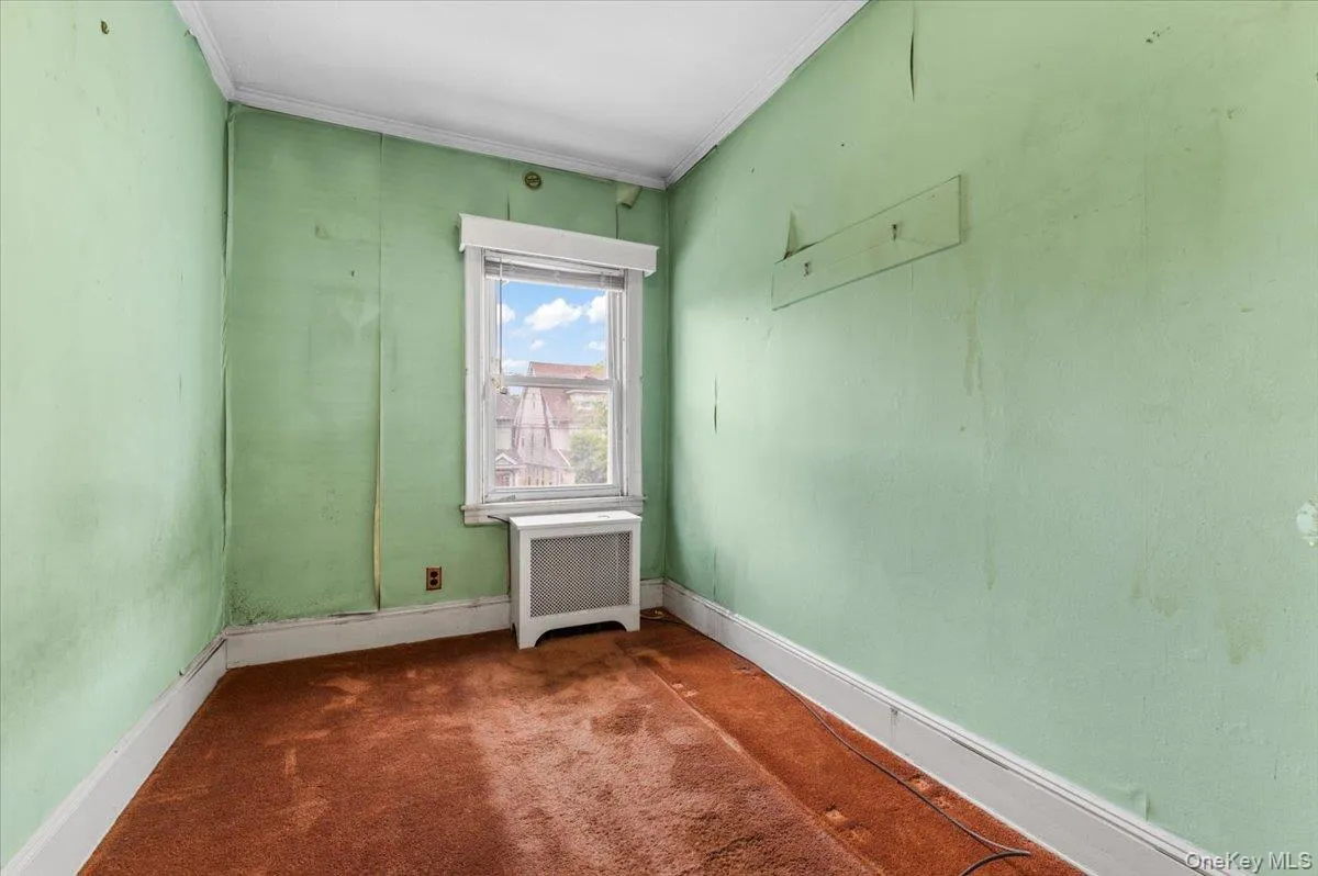 161-21 84th Avenue, New York, NY, 3 Bedrooms Bedrooms, 7 Rooms Rooms,1 BathroomBathrooms,Residential,For Rent,84th,0,1021213 161-21 84th Avenue, New York, NY, 3 Bedrooms Bedrooms, 7 Rooms Rooms,1 BathroomBathrooms,Residential,For Rent,84th,0,1021213