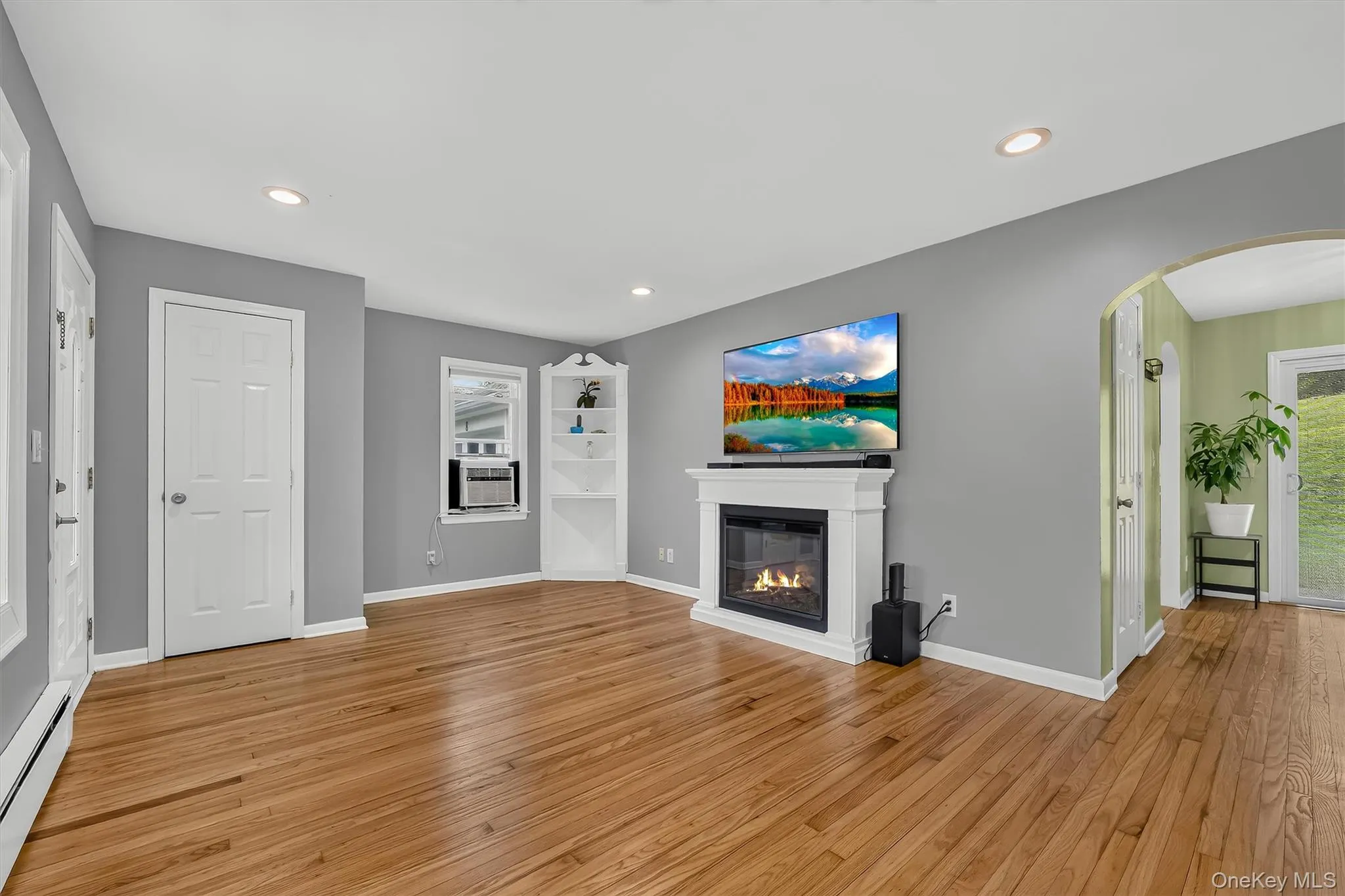 Warm and inviting living room. Warm and inviting living room.