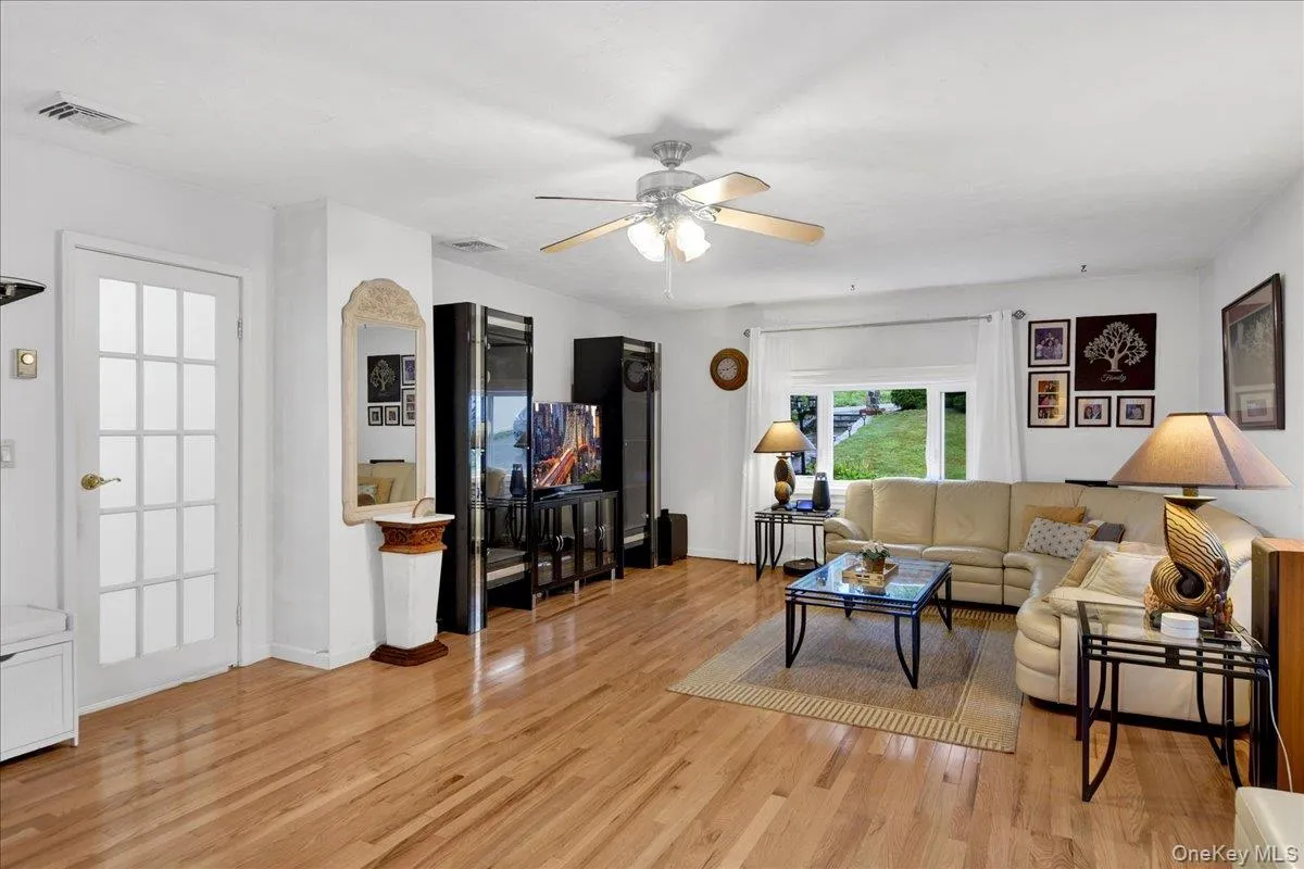 159 Locust Avenue, Cortlandt, NY, 4 Bedrooms Bedrooms, 8 Rooms Rooms,2 BathroomsBathrooms,Residential,For Rent,Locust,0,1021217 159 Locust Avenue, Cortlandt, NY, 4 Bedrooms Bedrooms, 8 Rooms Rooms,2 BathroomsBathrooms,Residential,For Rent,Locust,0,1021217