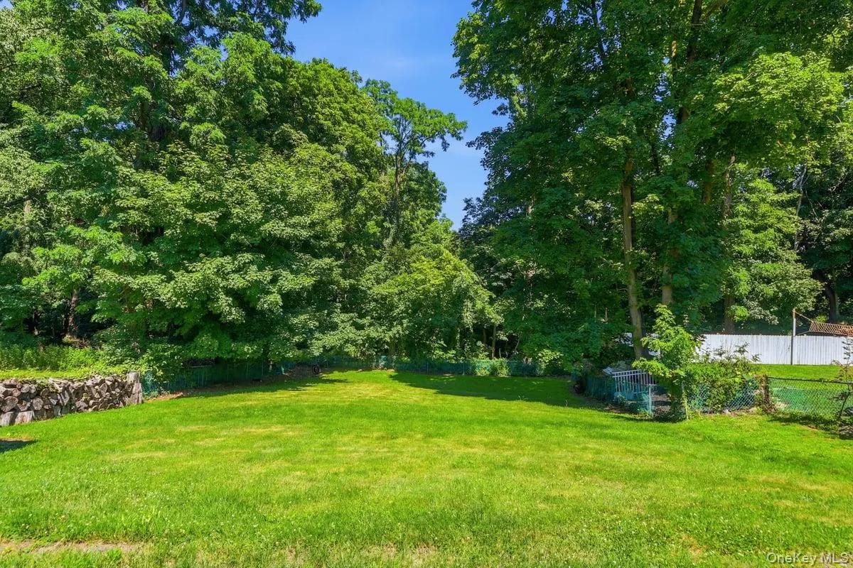 159 Locust Avenue, Cortlandt, NY, 4 Bedrooms Bedrooms, 8 Rooms Rooms,2 BathroomsBathrooms,Residential,For Rent,Locust,0,1021217 159 Locust Avenue, Cortlandt, NY, 4 Bedrooms Bedrooms, 8 Rooms Rooms,2 BathroomsBathrooms,Residential,For Rent,Locust,0,1021217