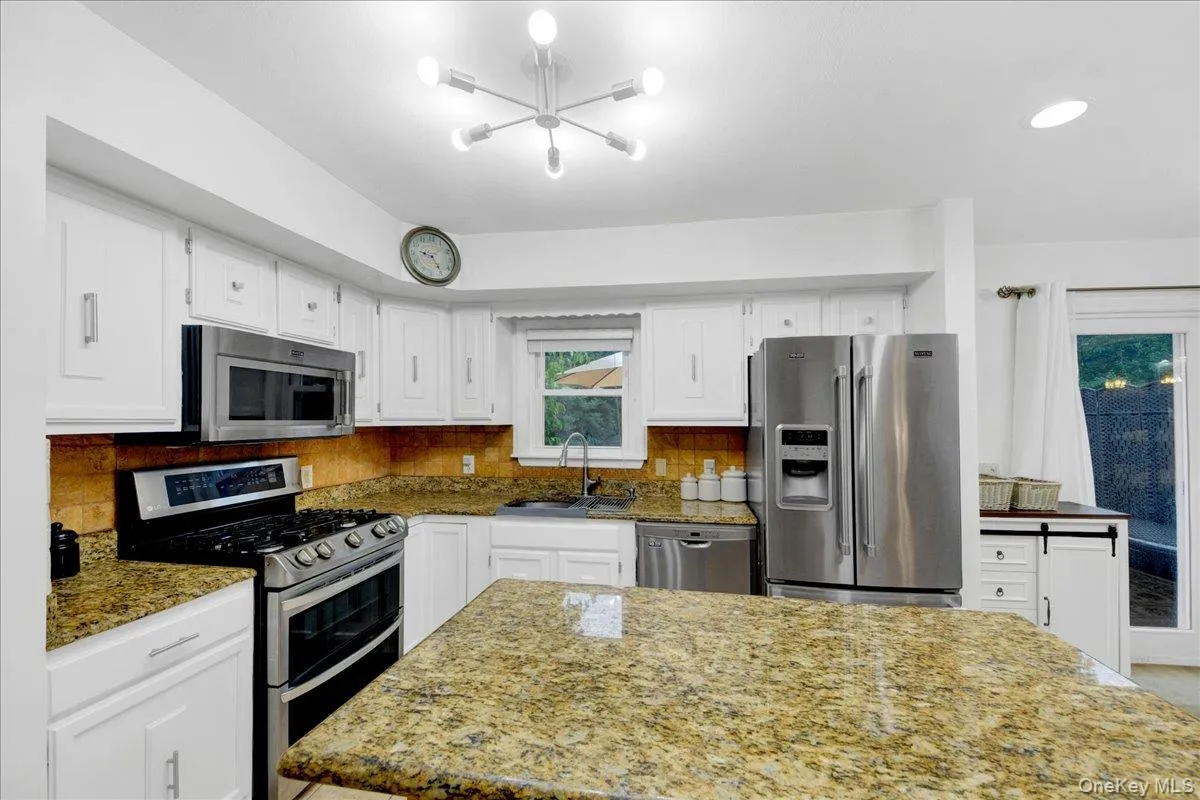 159 Locust Avenue, Cortlandt, NY, 4 Bedrooms Bedrooms, 8 Rooms Rooms,2 BathroomsBathrooms,Residential,For Rent,Locust,0,1021217 159 Locust Avenue, Cortlandt, NY, 4 Bedrooms Bedrooms, 8 Rooms Rooms,2 BathroomsBathrooms,Residential,For Rent,Locust,0,1021217