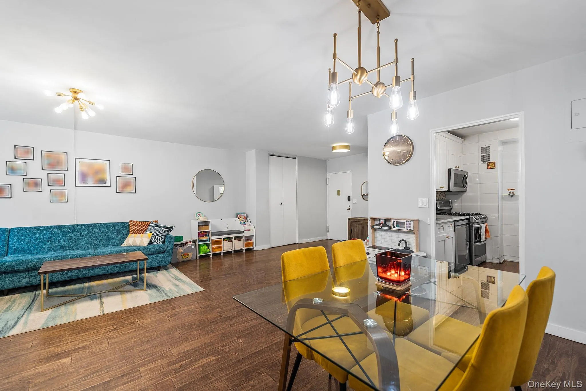 61-35 98 Street, New York, NY, 3 Bedrooms Bedrooms, 6 Rooms Rooms,2 BathroomsBathrooms,Residential,For Rent,98,0,1021219 61-35 98 Street, New York, NY, 3 Bedrooms Bedrooms, 6 Rooms Rooms,2 BathroomsBathrooms,Residential,For Rent,98,0,1021219
