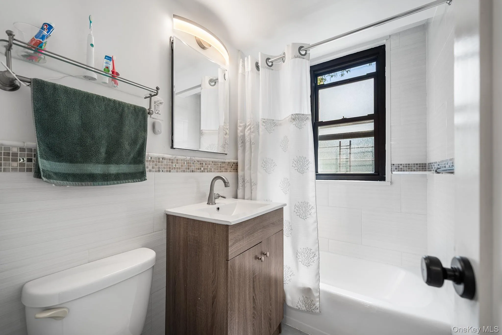 61-35 98 Street, New York, NY, 3 Bedrooms Bedrooms, 6 Rooms Rooms,2 BathroomsBathrooms,Residential,For Rent,98,0,1021219 61-35 98 Street, New York, NY, 3 Bedrooms Bedrooms, 6 Rooms Rooms,2 BathroomsBathrooms,Residential,For Rent,98,0,1021219