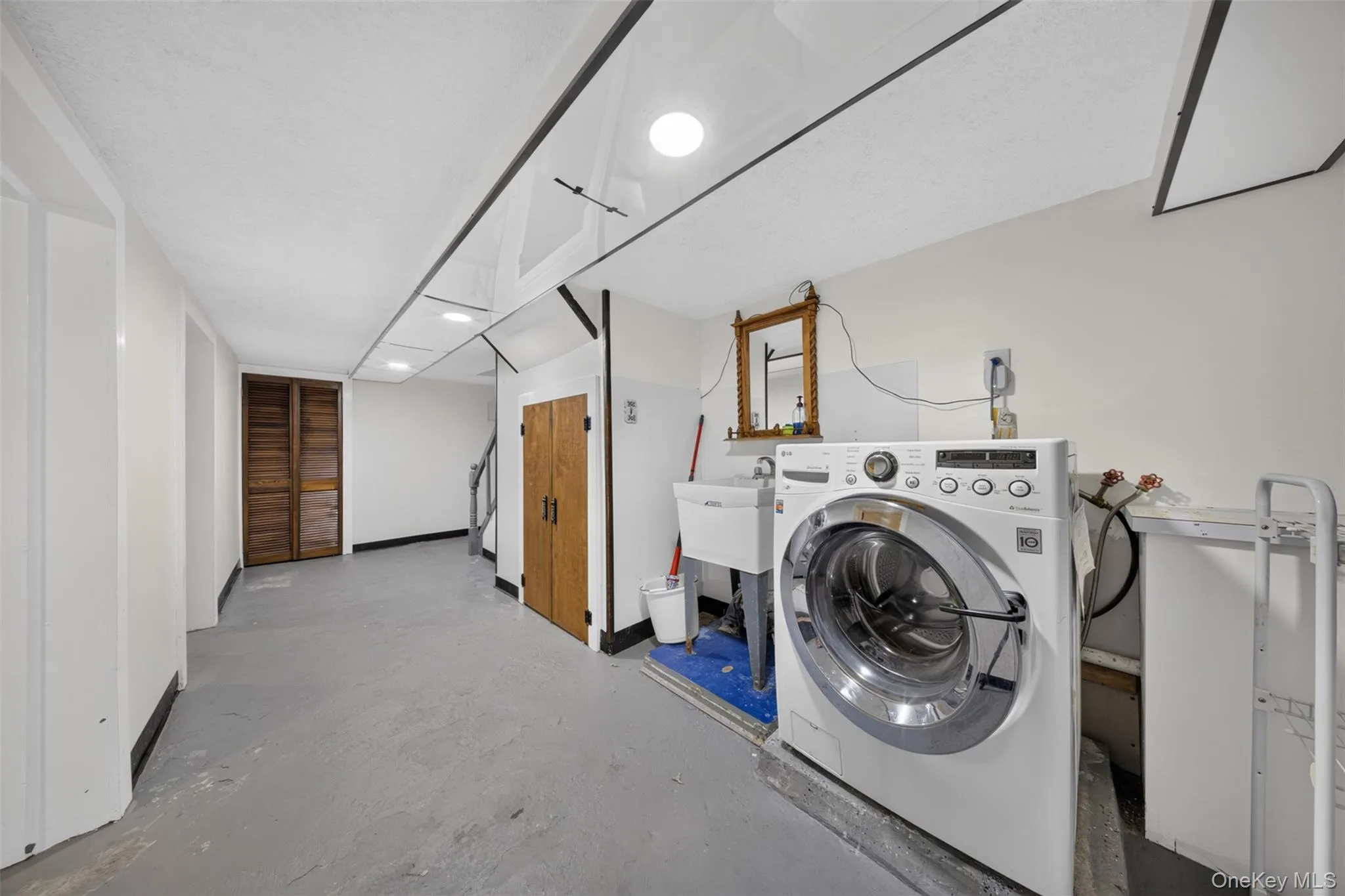 43-23 167th Street, New York, NY, 3 Bedrooms Bedrooms, 11 Rooms Rooms,1 BathroomBathrooms,Residential,For Rent,167th,0,1021224 43-23 167th Street, New York, NY, 3 Bedrooms Bedrooms, 11 Rooms Rooms,1 BathroomBathrooms,Residential,For Rent,167th,0,1021224