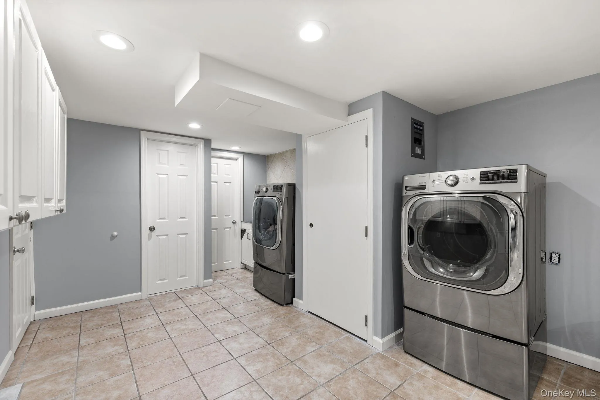 2383 Riverside Drive, Hempstead, NY, 6 Bedrooms Bedrooms, 8 Rooms Rooms,2 BathroomsBathrooms,Residential,For Rent,Riverside,0,1021229 2383 Riverside Drive, Hempstead, NY, 6 Bedrooms Bedrooms, 8 Rooms Rooms,2 BathroomsBathrooms,Residential,For Rent,Riverside,0,1021229