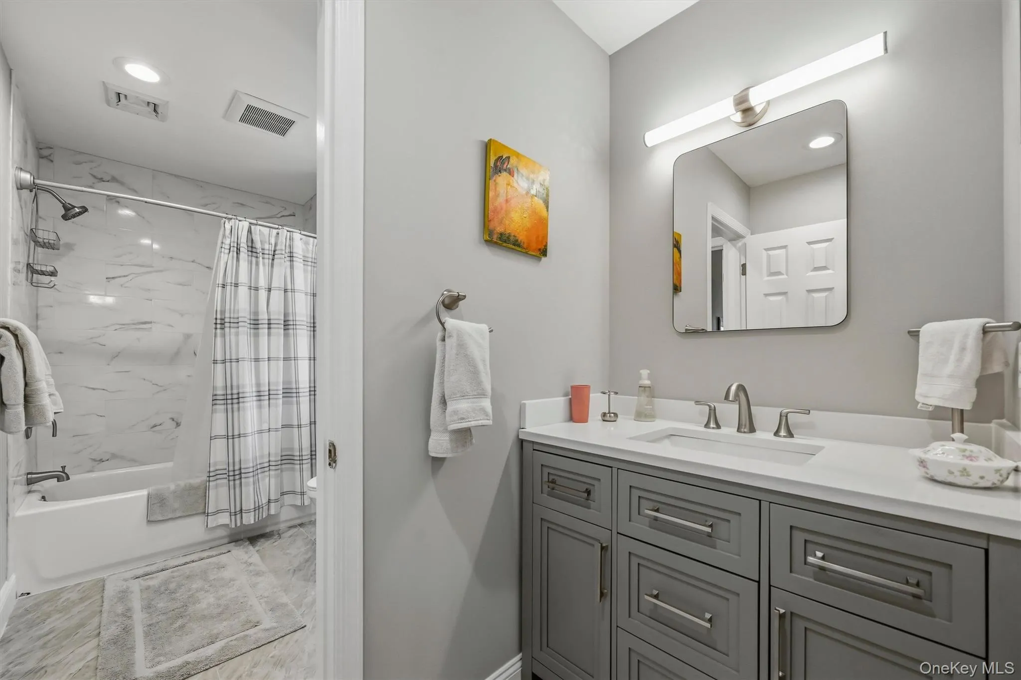 Jack & Jill Bathrom Jack & Jill Bathrom