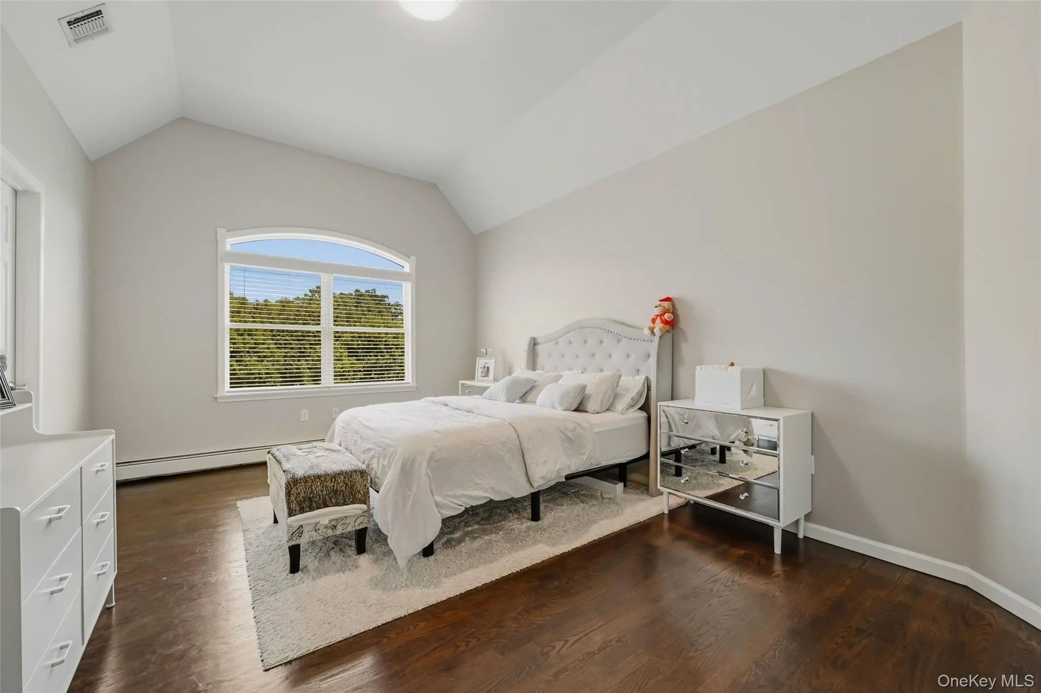 Vaulted ceiling with an arched window Vaulted ceiling with an arched window