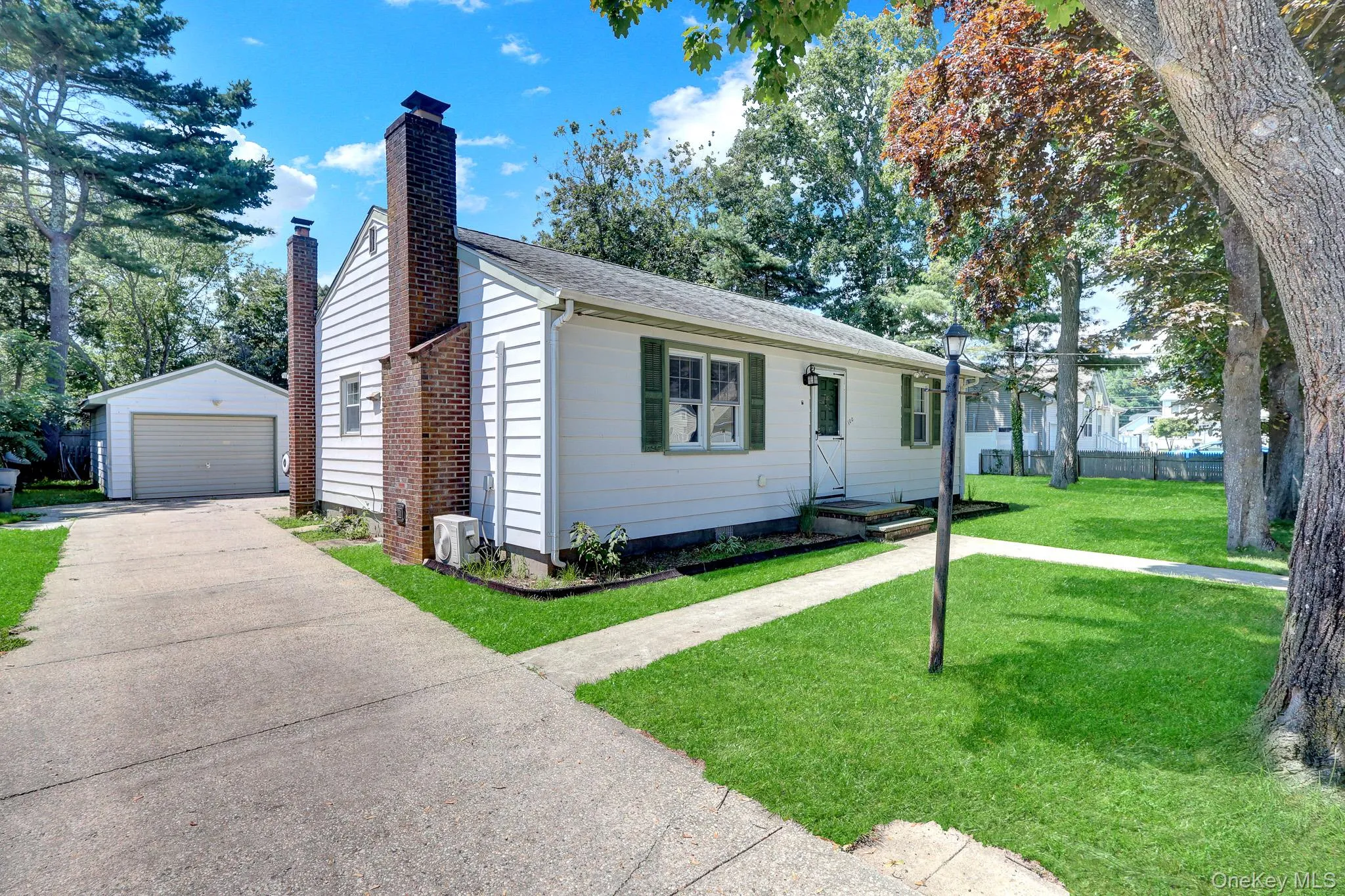 100 Lincoln Drive, Brookhaven, NY, 2 Bedrooms Bedrooms, 5 Rooms Rooms,1 BathroomBathrooms,Residential,For Rent,Lincoln,0,1021242 100 Lincoln Drive, Brookhaven, NY, 2 Bedrooms Bedrooms, 5 Rooms Rooms,1 BathroomBathrooms,Residential,For Rent,Lincoln,0,1021242