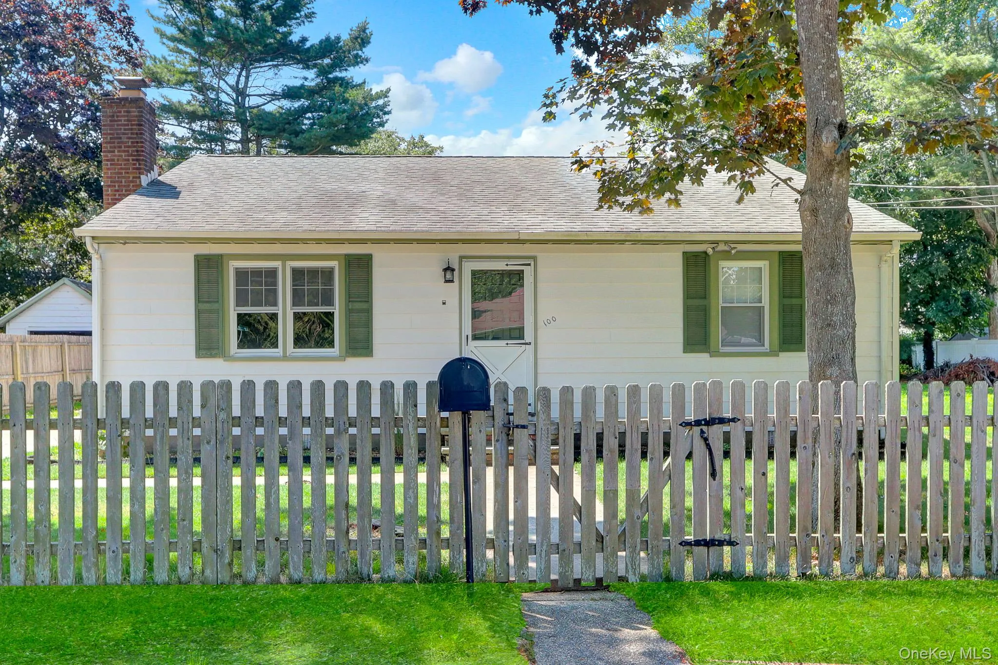 100 Lincoln Drive, Brookhaven, NY, 2 Bedrooms Bedrooms, 5 Rooms Rooms,1 BathroomBathrooms,Residential,For Rent,Lincoln,0,1021242 100 Lincoln Drive, Brookhaven, NY, 2 Bedrooms Bedrooms, 5 Rooms Rooms,1 BathroomBathrooms,Residential,For Rent,Lincoln,0,1021242