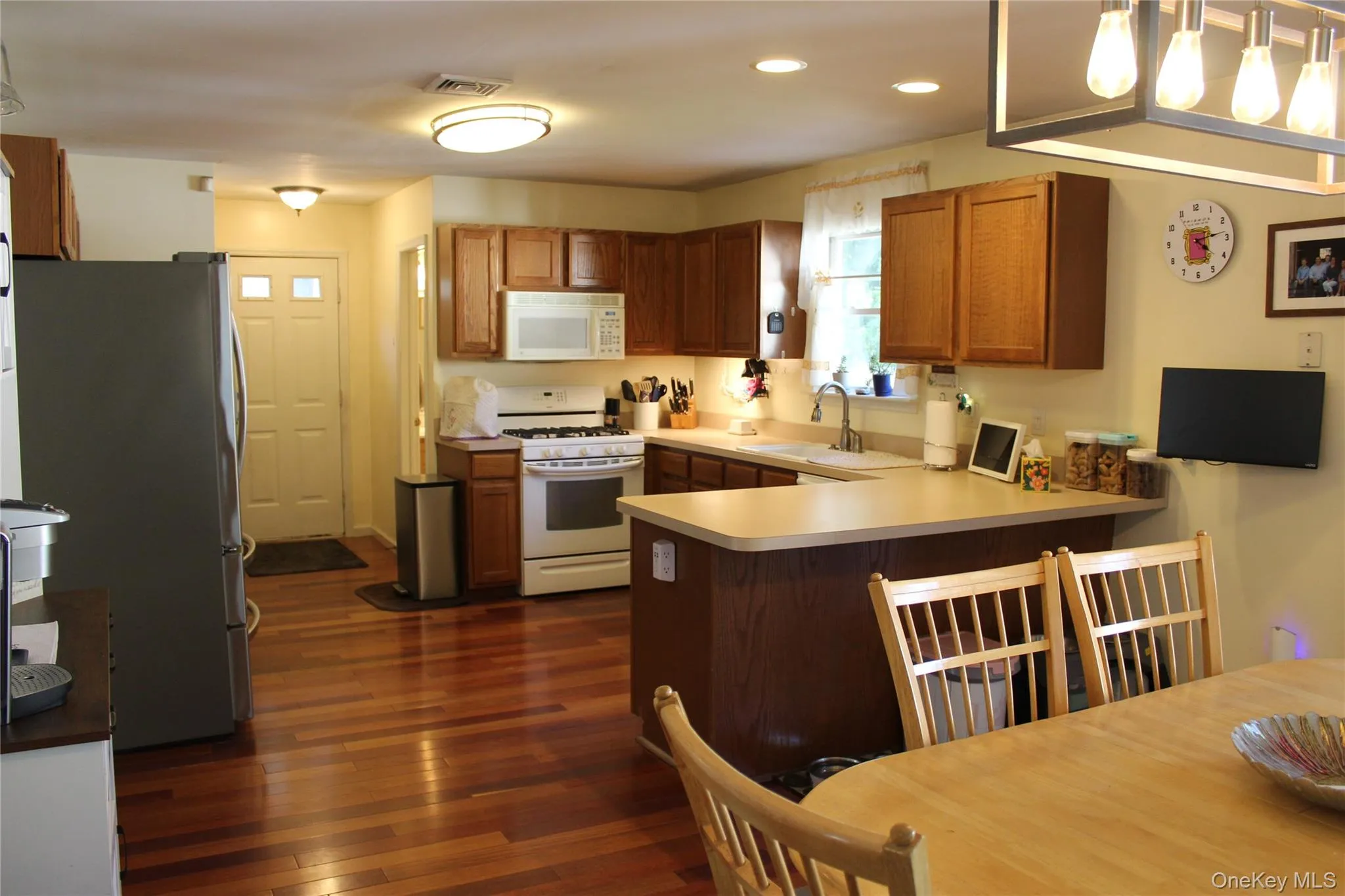 Large Kitchen Large Kitchen