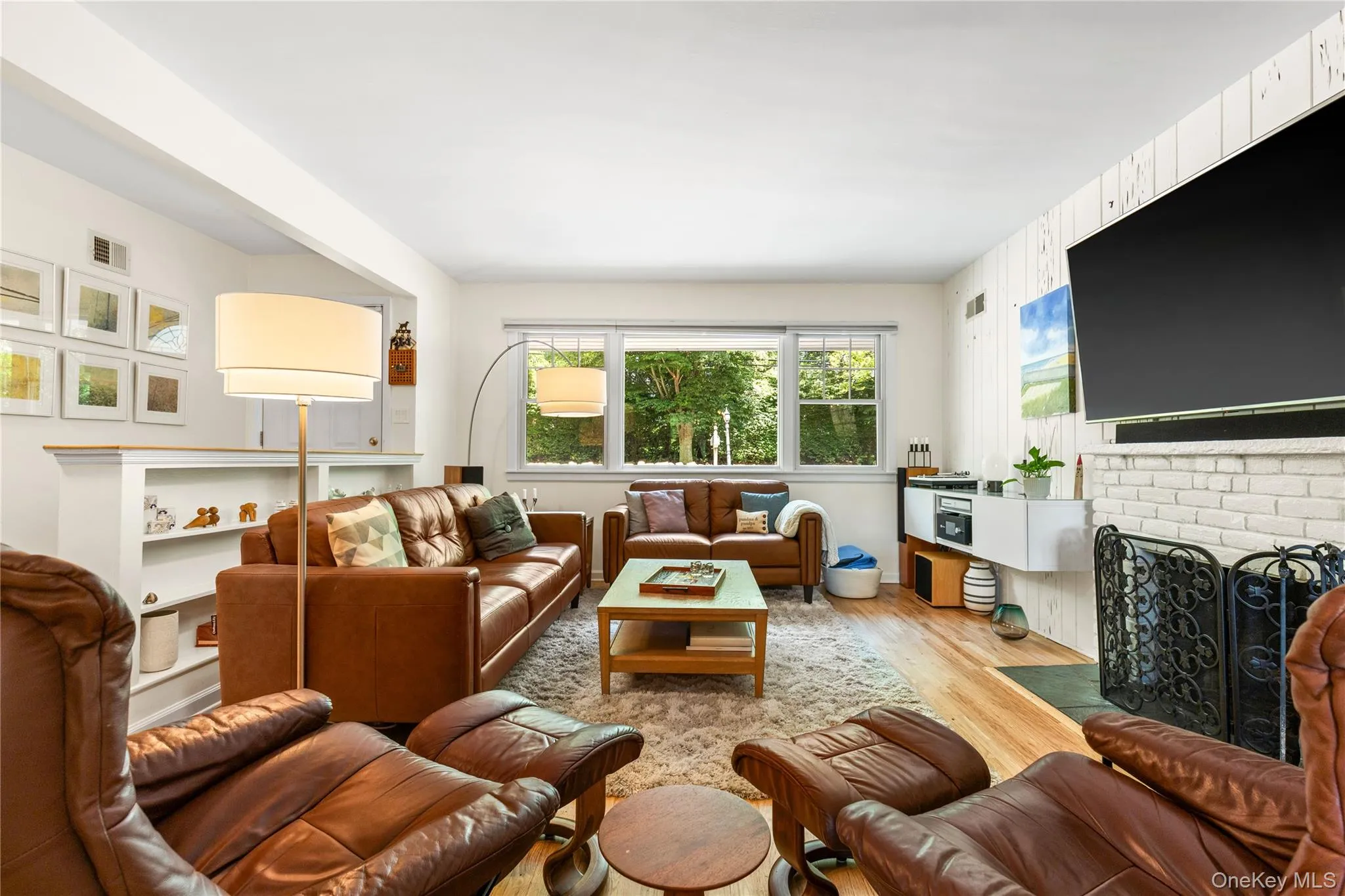 1185 Weaver Street, New Rochelle, NY, 3 Bedrooms Bedrooms, 6 Rooms Rooms,2 BathroomsBathrooms,Residential,For Rent,Weaver,0,1021246 1185 Weaver Street, New Rochelle, NY, 3 Bedrooms Bedrooms, 6 Rooms Rooms,2 BathroomsBathrooms,Residential,For Rent,Weaver,0,1021246