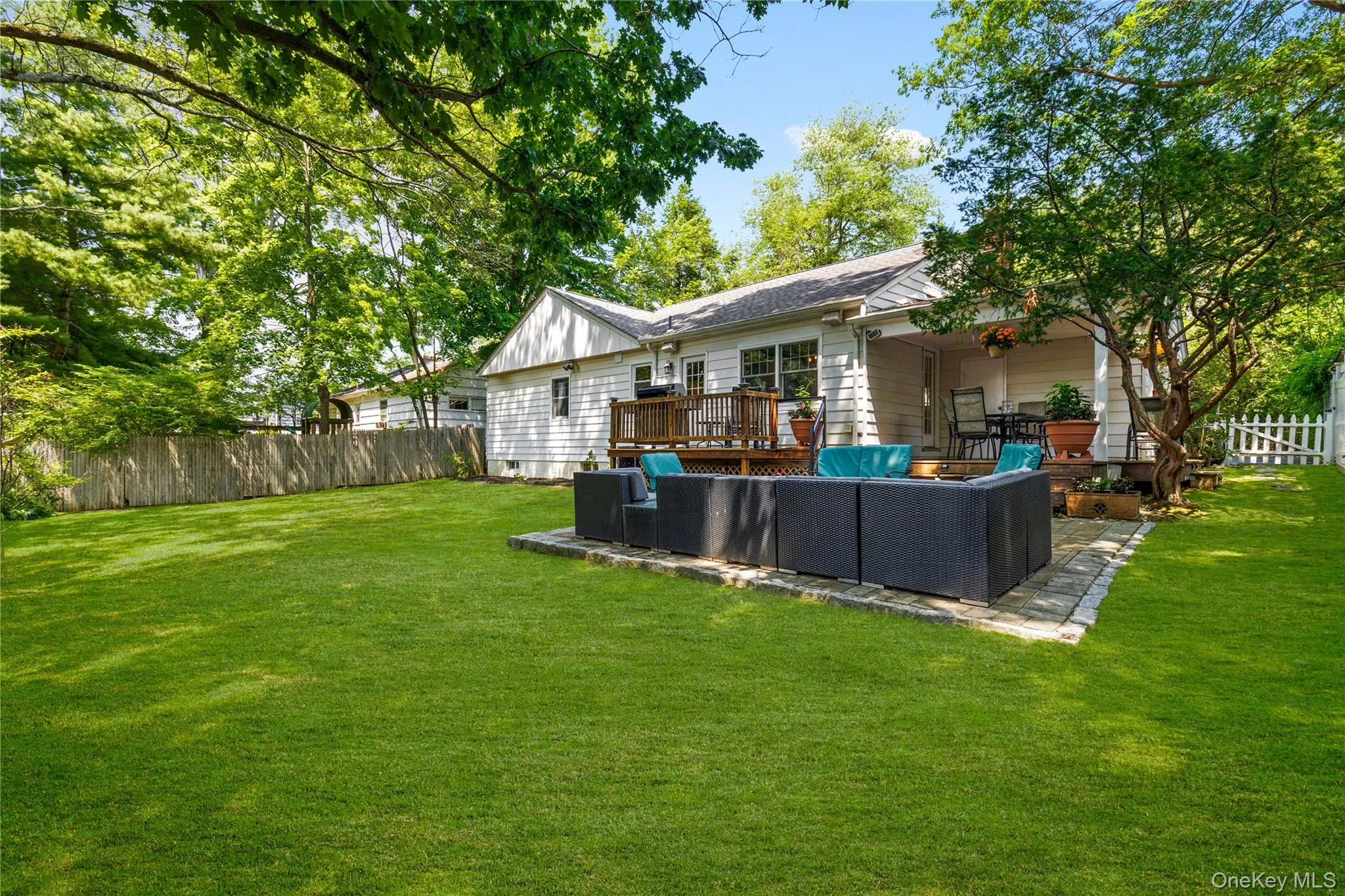 1185 Weaver Street, New Rochelle, NY, 3 Bedrooms Bedrooms, 6 Rooms Rooms,2 BathroomsBathrooms,Residential,For Rent,Weaver,0,1021246 1185 Weaver Street, New Rochelle, NY, 3 Bedrooms Bedrooms, 6 Rooms Rooms,2 BathroomsBathrooms,Residential,For Rent,Weaver,0,1021246