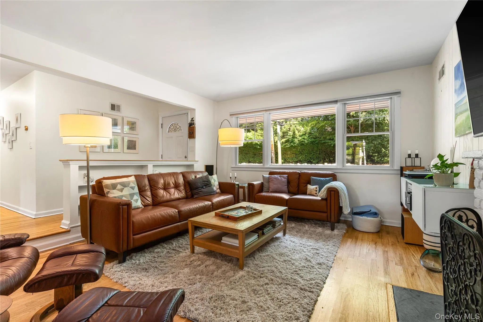 1185 Weaver Street, New Rochelle, NY, 3 Bedrooms Bedrooms, 6 Rooms Rooms,2 BathroomsBathrooms,Residential,For Rent,Weaver,0,1021246 1185 Weaver Street, New Rochelle, NY, 3 Bedrooms Bedrooms, 6 Rooms Rooms,2 BathroomsBathrooms,Residential,For Rent,Weaver,0,1021246