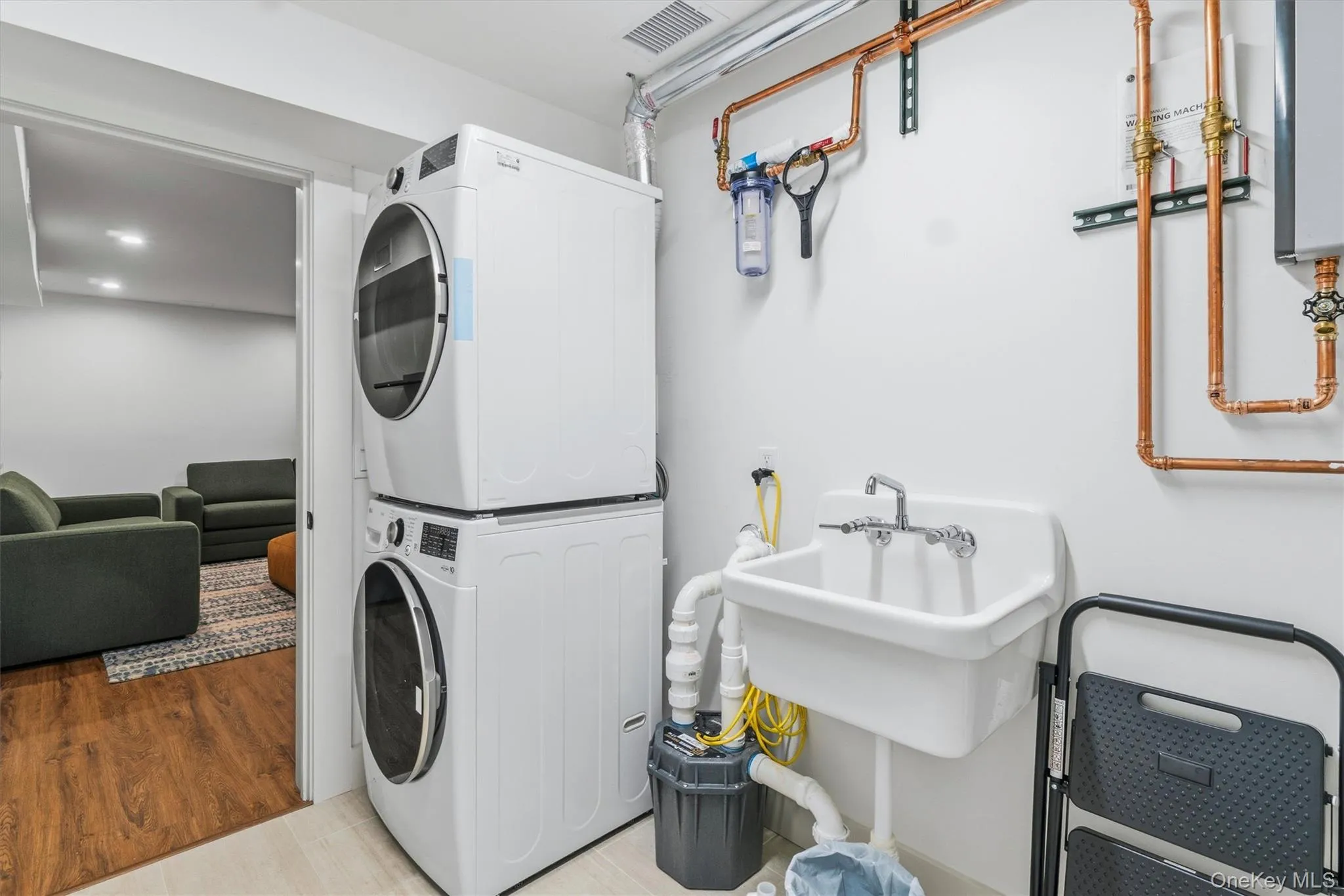 103 Hastings Avenue, Cortlandt, NY, 1 Bedroom Bedrooms, 5 Rooms Rooms,1 BathroomBathrooms,Residential Lease,For Rent,Hastings,0,1021254 103 Hastings Avenue, Cortlandt, NY, 1 Bedroom Bedrooms, 5 Rooms Rooms,1 BathroomBathrooms,Residential Lease,For Rent,Hastings,0,1021254