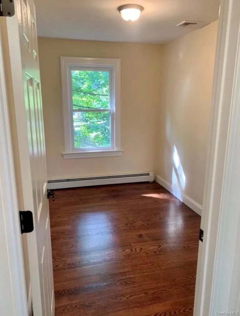 250 Oakland Avenue, Monroe, NY, 2 Bedrooms Bedrooms, 5 Rooms Rooms,1 BathroomBathrooms,Residential Lease,For Rent,Oakland,0,1021255 250 Oakland Avenue, Monroe, NY, 2 Bedrooms Bedrooms, 5 Rooms Rooms,1 BathroomBathrooms,Residential Lease,For Rent,Oakland,0,1021255