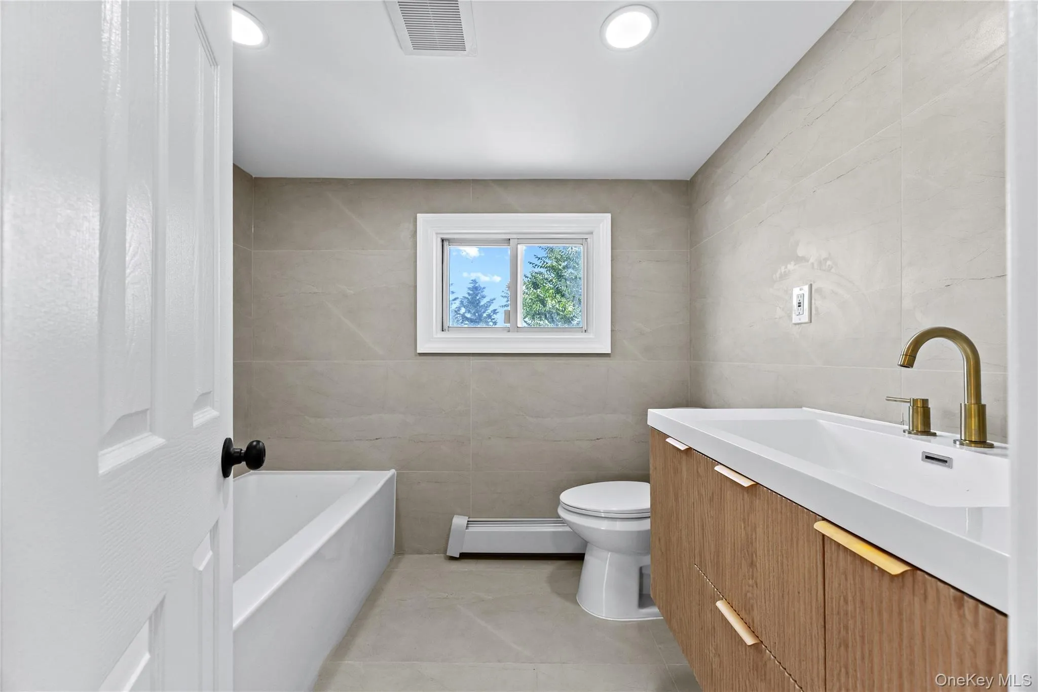 1588 Woodstock Street, Hempstead, NY, 5 Bedrooms Bedrooms, 14 Rooms Rooms,3 BathroomsBathrooms,Residential,For Rent,Woodstock,0,1021258 1588 Woodstock Street, Hempstead, NY, 5 Bedrooms Bedrooms, 14 Rooms Rooms,3 BathroomsBathrooms,Residential,For Rent,Woodstock,0,1021258