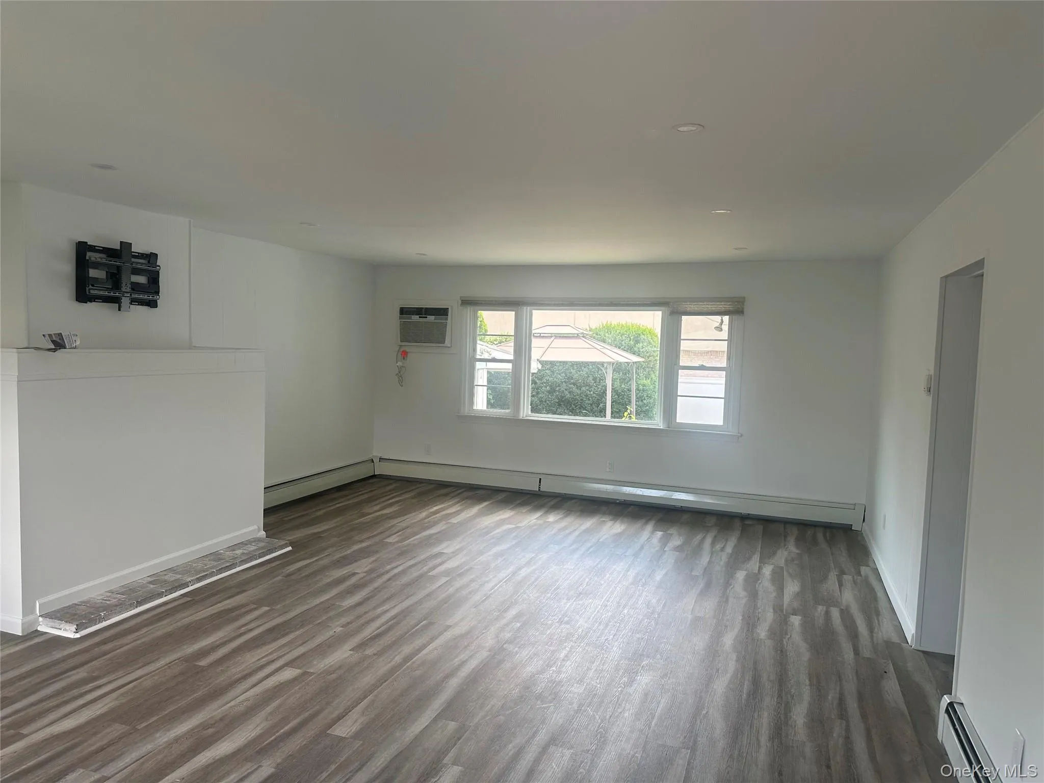 168 Lenox Avenue, Hempstead, NY, 5 Bedrooms Bedrooms, 9 Rooms Rooms,2 BathroomsBathrooms,Residential Lease,For Rent,Lenox,0,1021259 168 Lenox Avenue, Hempstead, NY, 5 Bedrooms Bedrooms, 9 Rooms Rooms,2 BathroomsBathrooms,Residential Lease,For Rent,Lenox,0,1021259