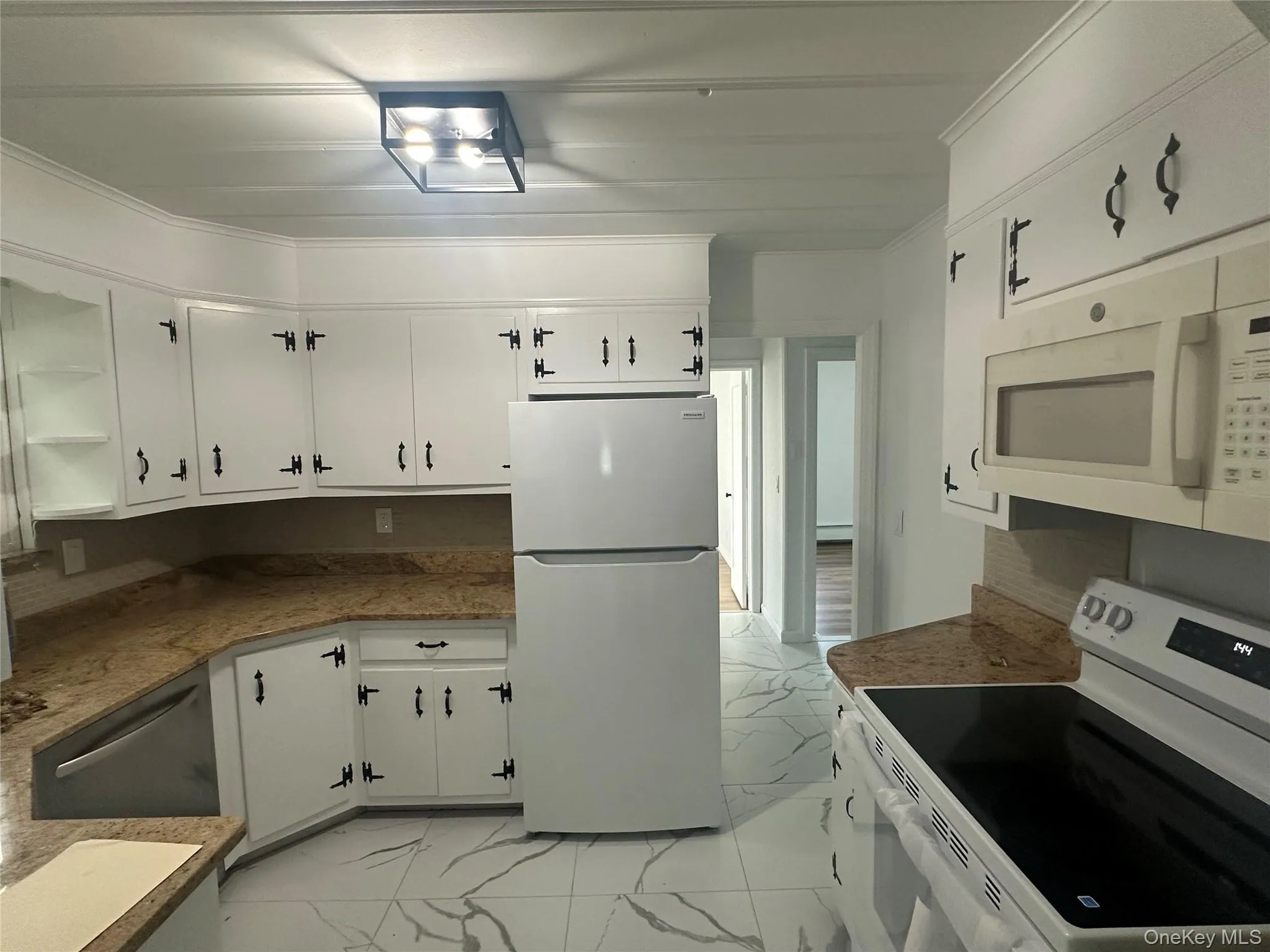 168 Lenox Avenue, Hempstead, NY, 5 Bedrooms Bedrooms, 9 Rooms Rooms,2 BathroomsBathrooms,Residential Lease,For Rent,Lenox,0,1021259 168 Lenox Avenue, Hempstead, NY, 5 Bedrooms Bedrooms, 9 Rooms Rooms,2 BathroomsBathrooms,Residential Lease,For Rent,Lenox,0,1021259