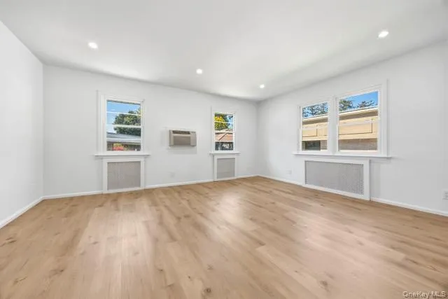 168 Lenox Avenue, Hempstead, NY, 5 Bedrooms Bedrooms, 9 Rooms Rooms,2 BathroomsBathrooms,Residential Lease,For Rent,Lenox,0,1021259 168 Lenox Avenue, Hempstead, NY, 5 Bedrooms Bedrooms, 9 Rooms Rooms,2 BathroomsBathrooms,Residential Lease,For Rent,Lenox,0,1021259