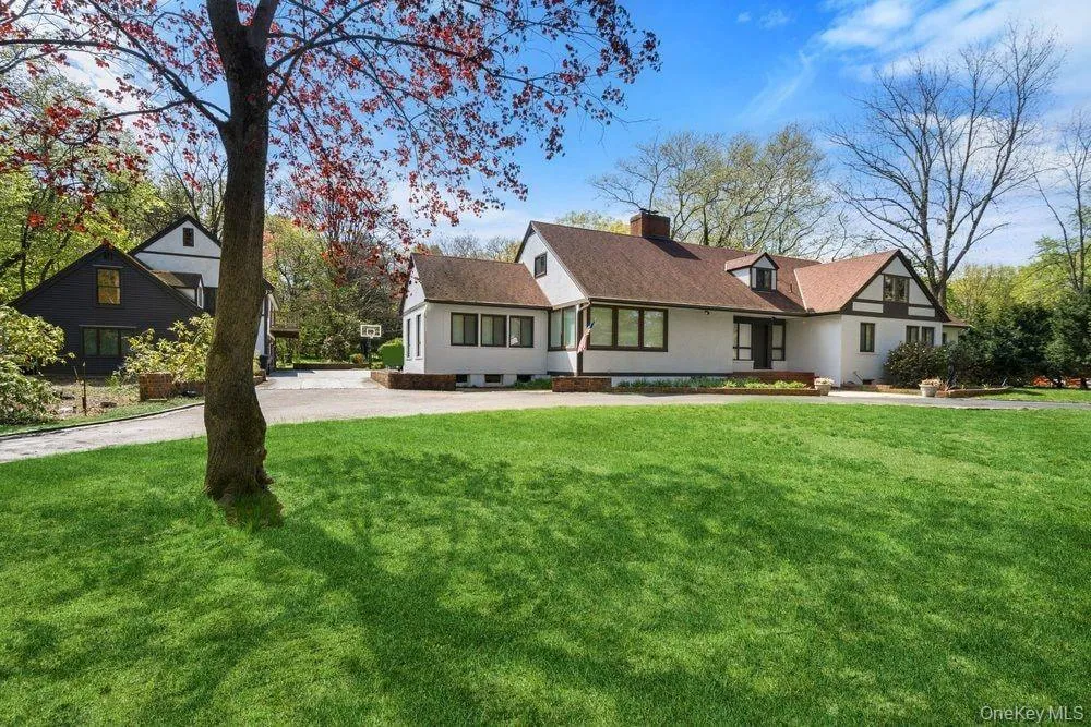 Emerald Lawn Emerald Lawn