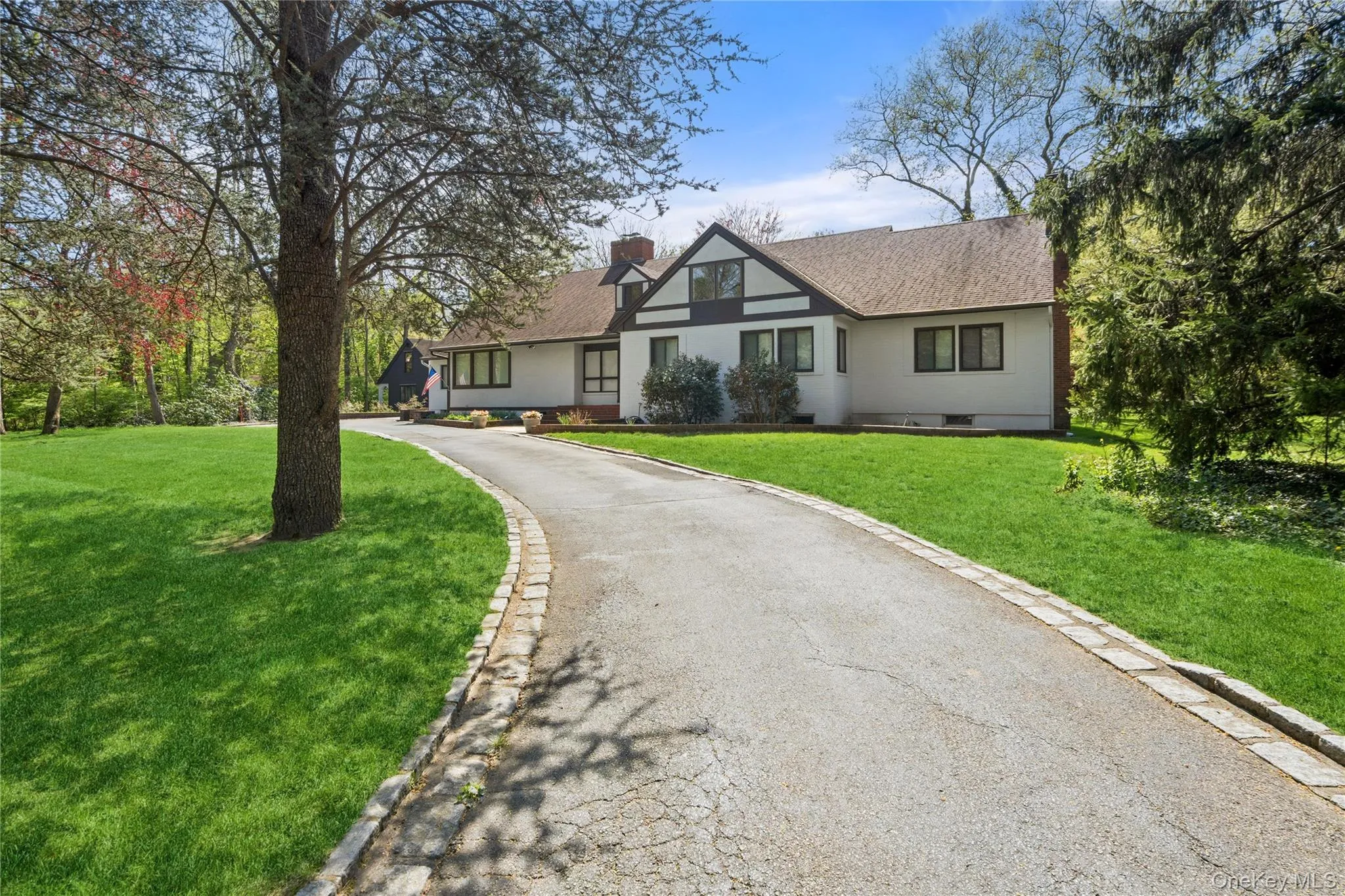 Long Private Driveway Long Private Driveway