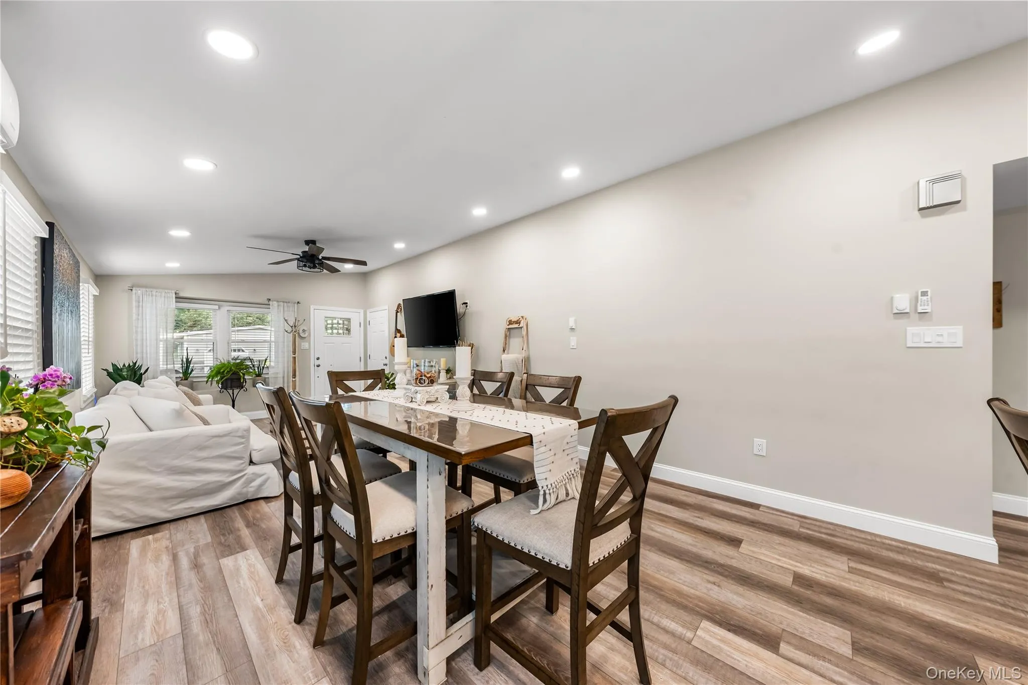 16 Dogwood Lane, Brookhaven, NY, 2 Bedrooms Bedrooms, 5 Rooms Rooms,2 BathroomsBathrooms,Residential,For Rent,Dogwood,0,1021269 16 Dogwood Lane, Brookhaven, NY, 2 Bedrooms Bedrooms, 5 Rooms Rooms,2 BathroomsBathrooms,Residential,For Rent,Dogwood,0,1021269