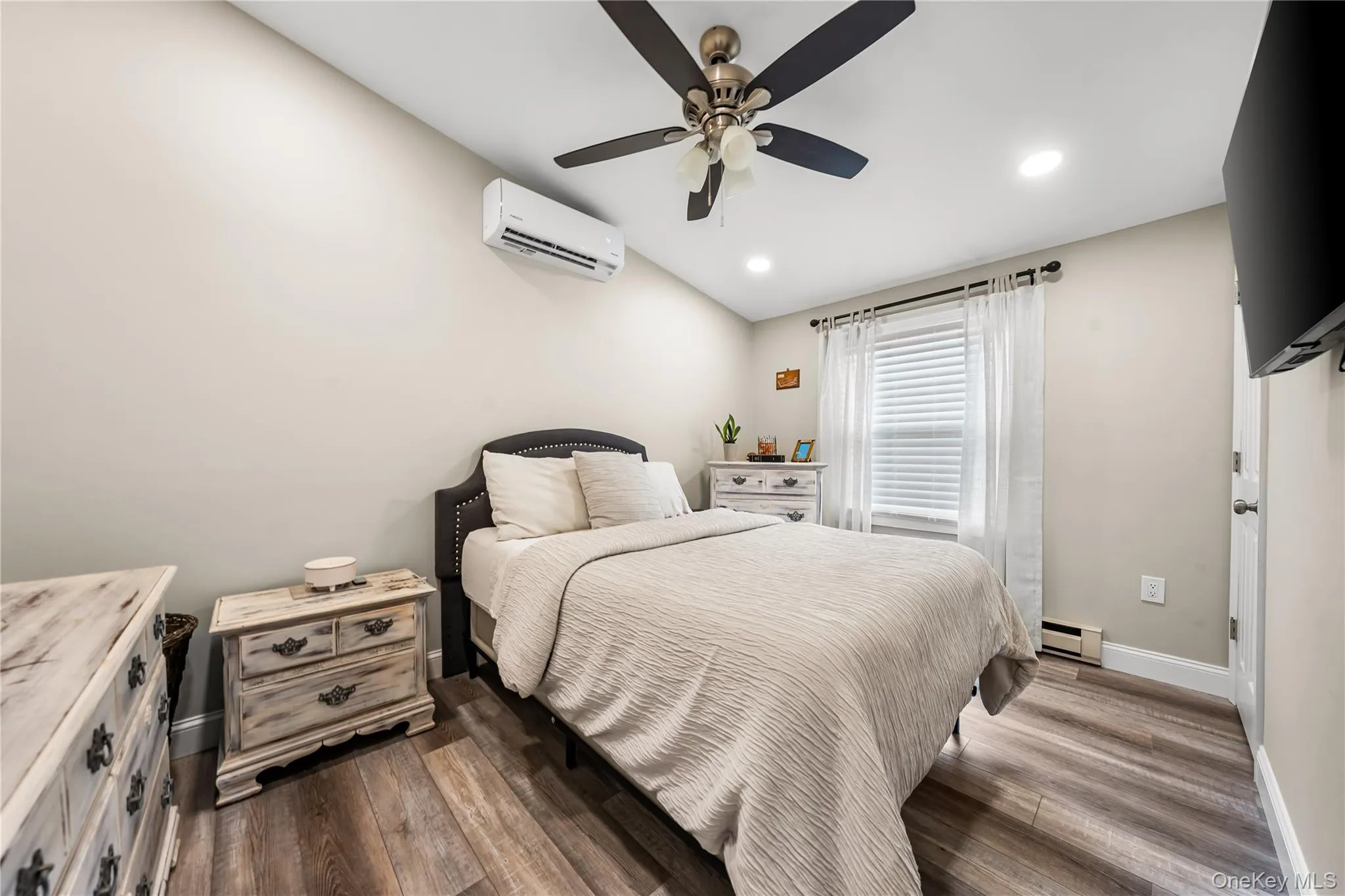 2nd Bedroom 2nd Bedroom