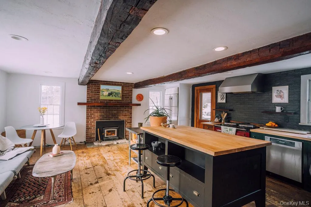 79 Cemetery Road, Chatham, NY, 3 Bedrooms Bedrooms, 6 Rooms Rooms,2 BathroomsBathrooms,Residential,For Rent,Cemetery,0,1021277 79 Cemetery Road, Chatham, NY, 3 Bedrooms Bedrooms, 6 Rooms Rooms,2 BathroomsBathrooms,Residential,For Rent,Cemetery,0,1021277
