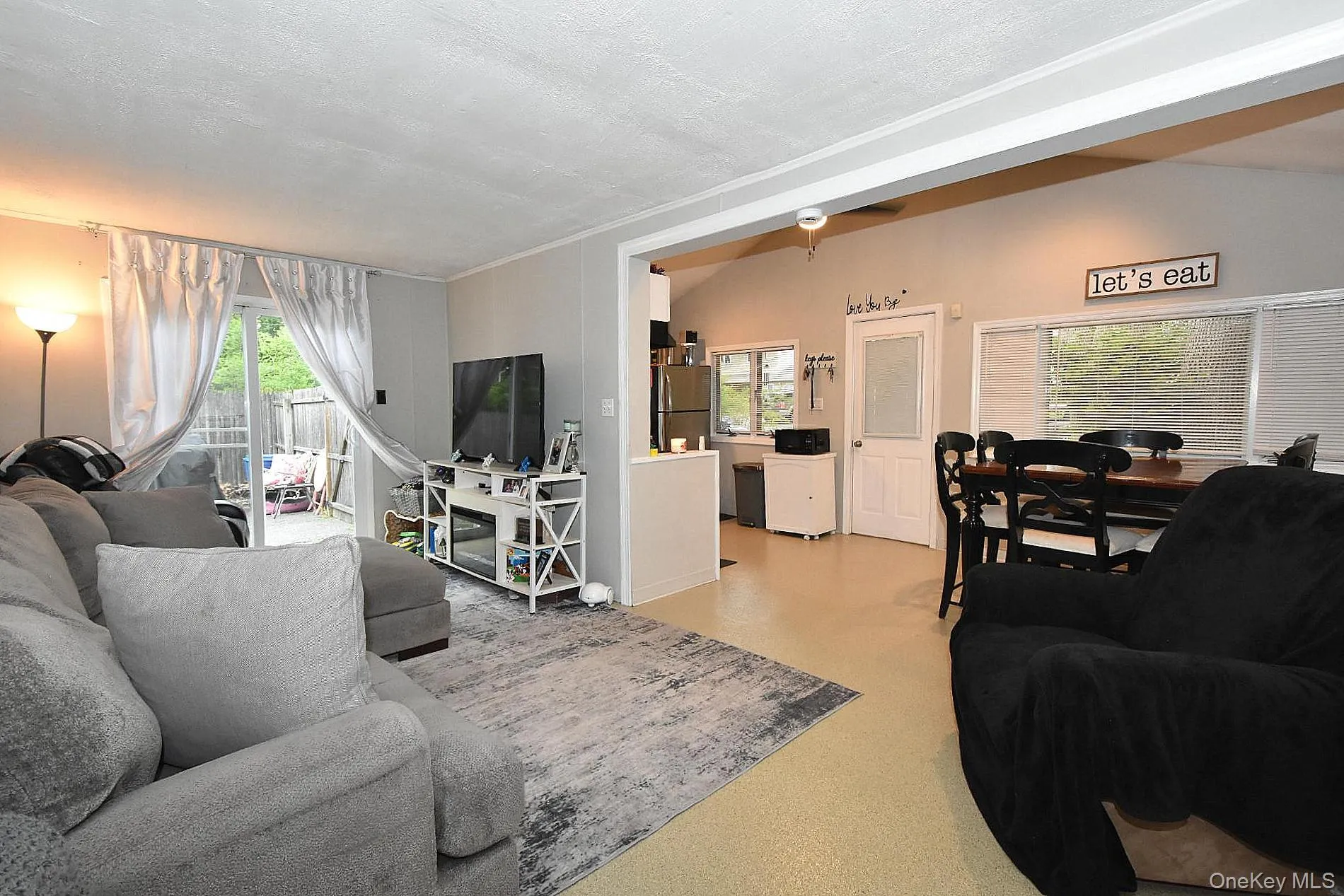 38 Balaton Avenue, Brookhaven, NY, 1 Bedroom Bedrooms, 3 Rooms Rooms,1 BathroomBathrooms,Residential,For Rent,Balaton,0,1021279 38 Balaton Avenue, Brookhaven, NY, 1 Bedroom Bedrooms, 3 Rooms Rooms,1 BathroomBathrooms,Residential,For Rent,Balaton,0,1021279