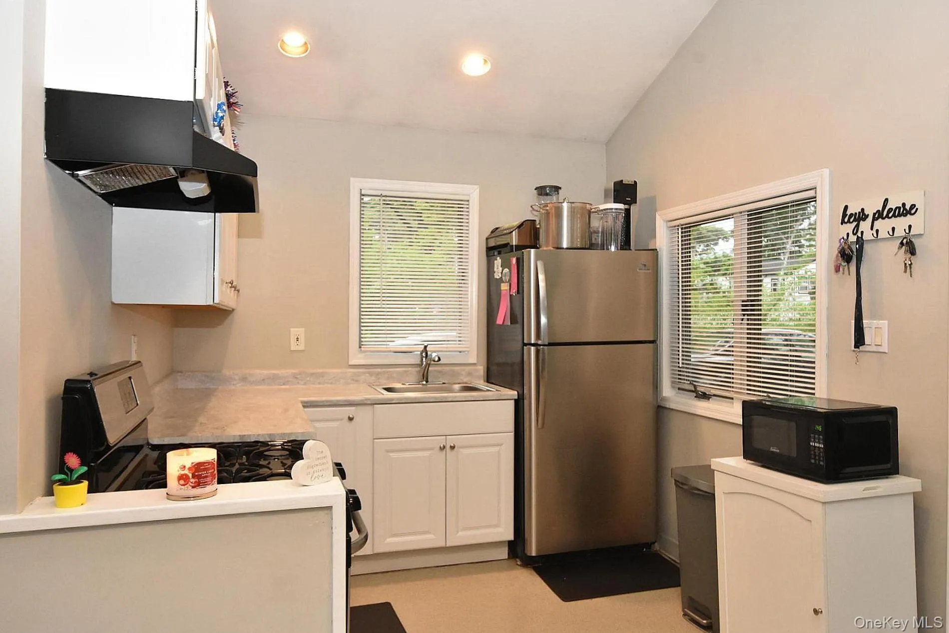 38 Balaton Avenue, Brookhaven, NY, 1 Bedroom Bedrooms, 3 Rooms Rooms,1 BathroomBathrooms,Residential,For Rent,Balaton,0,1021279 38 Balaton Avenue, Brookhaven, NY, 1 Bedroom Bedrooms, 3 Rooms Rooms,1 BathroomBathrooms,Residential,For Rent,Balaton,0,1021279