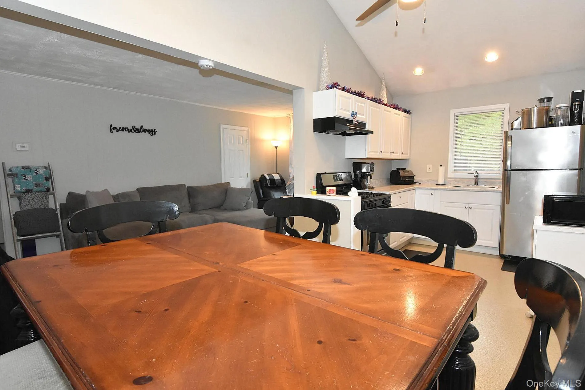 38 Balaton Avenue, Brookhaven, NY, 1 Bedroom Bedrooms, 3 Rooms Rooms,1 BathroomBathrooms,Residential,For Rent,Balaton,0,1021279 38 Balaton Avenue, Brookhaven, NY, 1 Bedroom Bedrooms, 3 Rooms Rooms,1 BathroomBathrooms,Residential,For Rent,Balaton,0,1021279