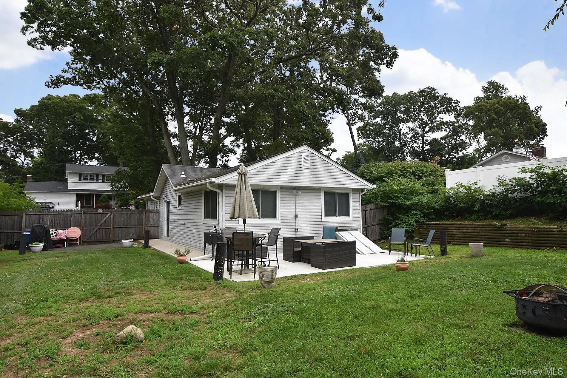 38 Balaton Avenue, Brookhaven, NY, 1 Bedroom Bedrooms, 3 Rooms Rooms,1 BathroomBathrooms,Residential,For Rent,Balaton,0,1021279 38 Balaton Avenue, Brookhaven, NY, 1 Bedroom Bedrooms, 3 Rooms Rooms,1 BathroomBathrooms,Residential,For Rent,Balaton,0,1021279