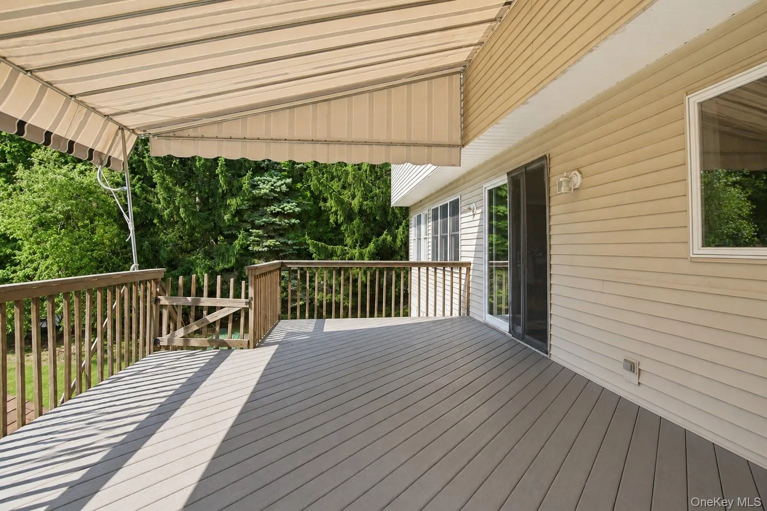 Oversized porch Oversized porch