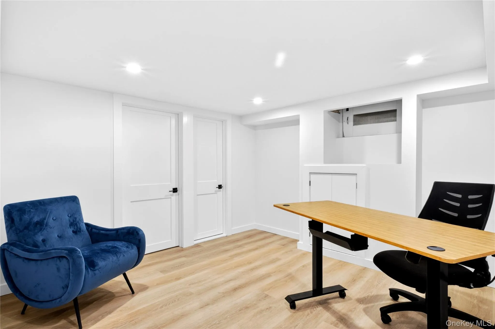 12 Smull Place, North Hempstead, NY, 2 Bedrooms Bedrooms, 6 Rooms Rooms,2 BathroomsBathrooms,Residential,For Rent,Smull,0,1021284 12 Smull Place, North Hempstead, NY, 2 Bedrooms Bedrooms, 6 Rooms Rooms,2 BathroomsBathrooms,Residential,For Rent,Smull,0,1021284
