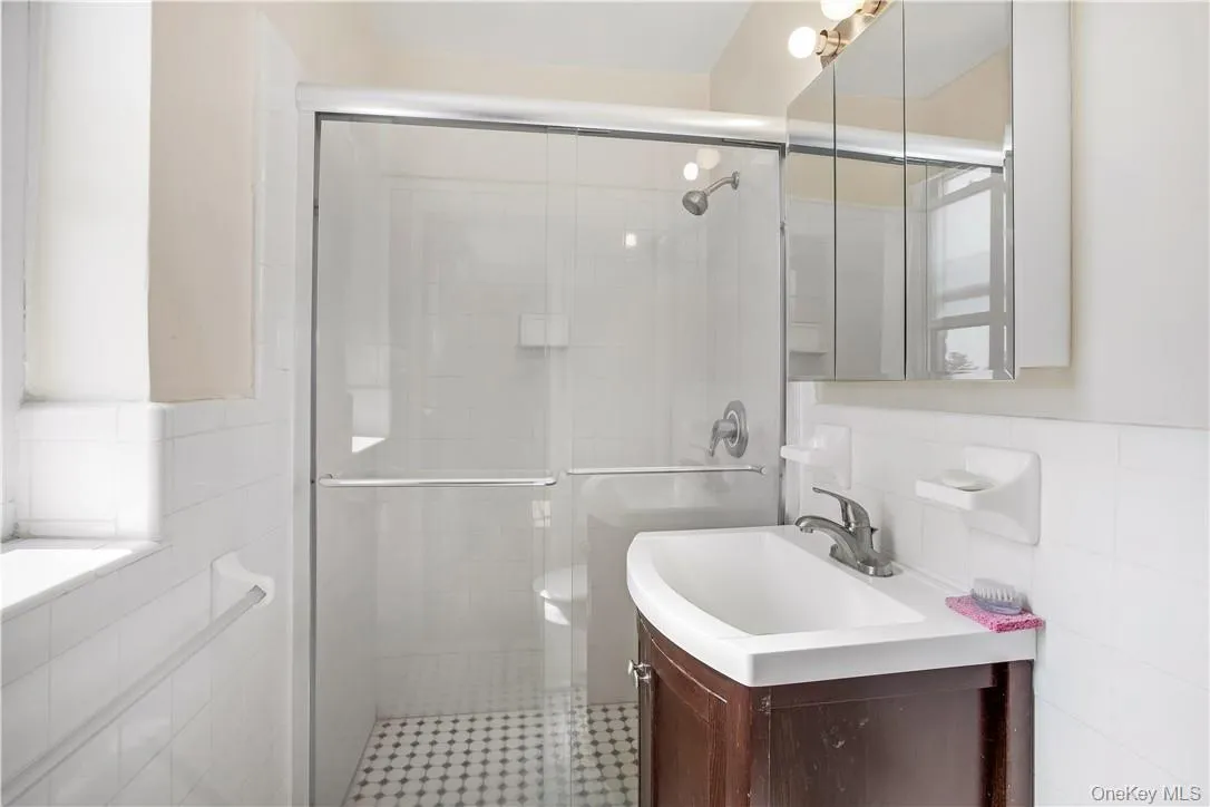 730 Pelham Road, New Rochelle, NY, 3 Bedrooms Bedrooms, 5 Rooms Rooms,2 BathroomsBathrooms,Residential Lease,For Rent,Pelham,0,1021289 730 Pelham Road, New Rochelle, NY, 3 Bedrooms Bedrooms, 5 Rooms Rooms,2 BathroomsBathrooms,Residential Lease,For Rent,Pelham,0,1021289