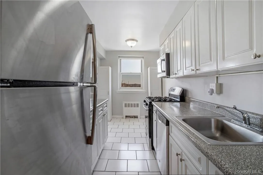 730 Pelham Road, New Rochelle, NY, 3 Bedrooms Bedrooms, 5 Rooms Rooms,2 BathroomsBathrooms,Residential Lease,For Rent,Pelham,0,1021289 730 Pelham Road, New Rochelle, NY, 3 Bedrooms Bedrooms, 5 Rooms Rooms,2 BathroomsBathrooms,Residential Lease,For Rent,Pelham,0,1021289