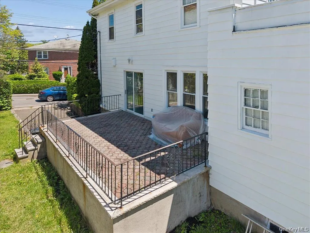419 Palmer Road, Yonkers, NY, 3 Bedrooms Bedrooms, 6 Rooms Rooms,1 BathroomBathrooms,Residential Lease,For Rent,Palmer,0,1021293 419 Palmer Road, Yonkers, NY, 3 Bedrooms Bedrooms, 6 Rooms Rooms,1 BathroomBathrooms,Residential Lease,For Rent,Palmer,0,1021293