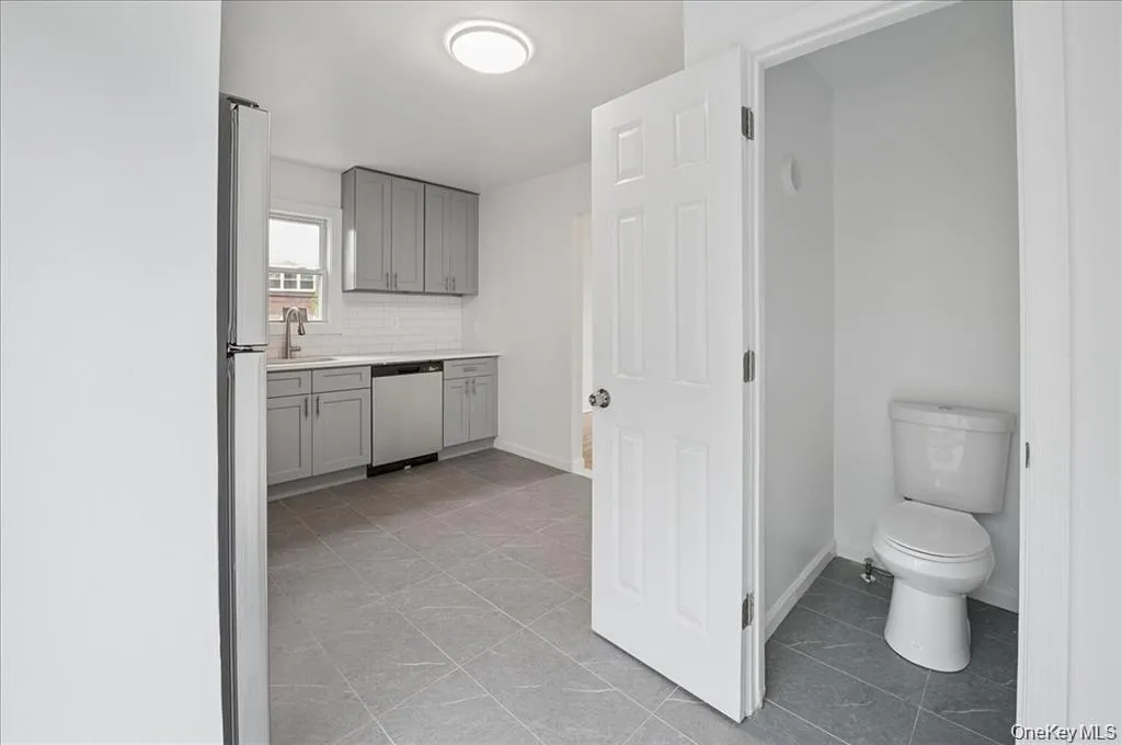 419 Palmer Road, Yonkers, NY, 3 Bedrooms Bedrooms, 6 Rooms Rooms,1 BathroomBathrooms,Residential Lease,For Rent,Palmer,0,1021293 419 Palmer Road, Yonkers, NY, 3 Bedrooms Bedrooms, 6 Rooms Rooms,1 BathroomBathrooms,Residential Lease,For Rent,Palmer,0,1021293