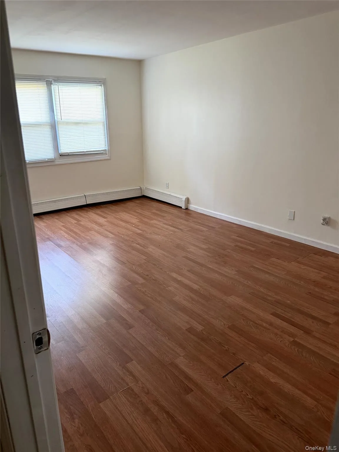 7A Hemlock Drive, Islip, NY, 2 Bedrooms Bedrooms, 5 Rooms Rooms,1 BathroomBathrooms,Residential,For Rent,Hemlock,0,1021296 7A Hemlock Drive, Islip, NY, 2 Bedrooms Bedrooms, 5 Rooms Rooms,1 BathroomBathrooms,Residential,For Rent,Hemlock,0,1021296