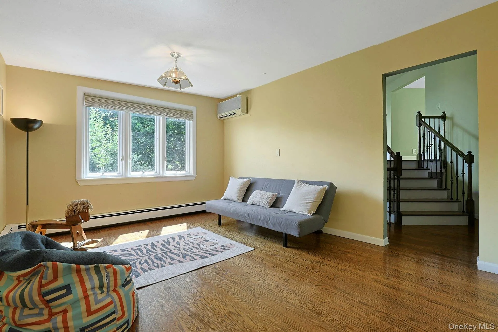 Just like everywhere else in the home, natural light flows in. Just like everywhere else in the home, natural light flows in.